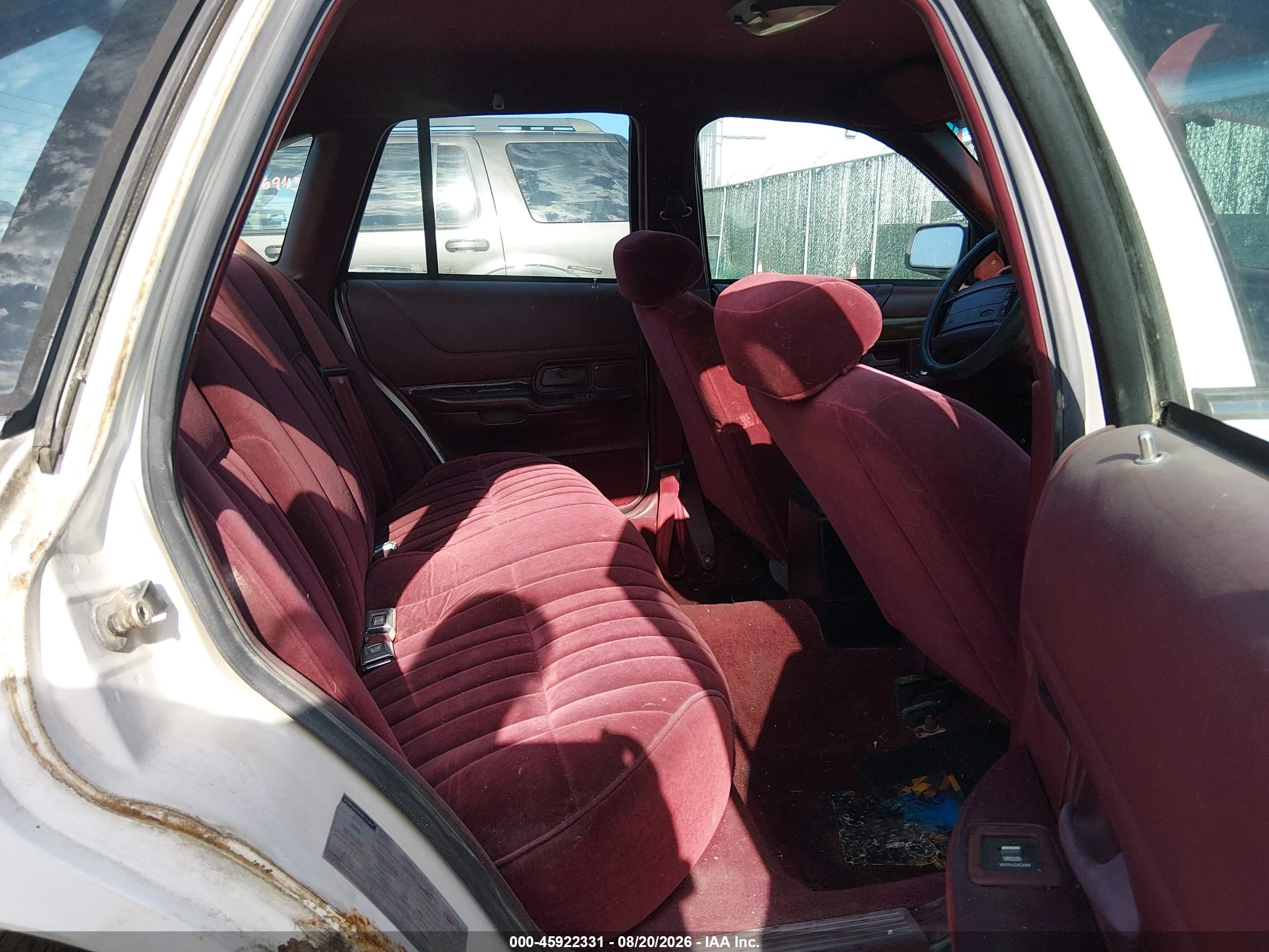 1994 Ford Crown Victoria Police Interceptor White vin: 2FALP71W7RX194969
