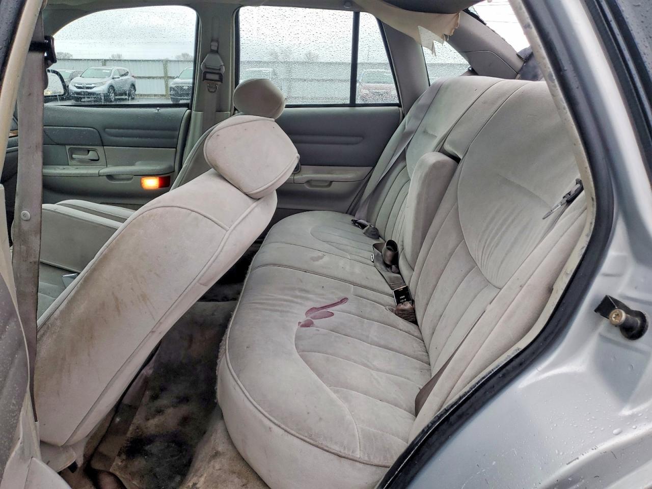 1996 Ford Crown Victoria Silver vin: 2FALP7367TX100254