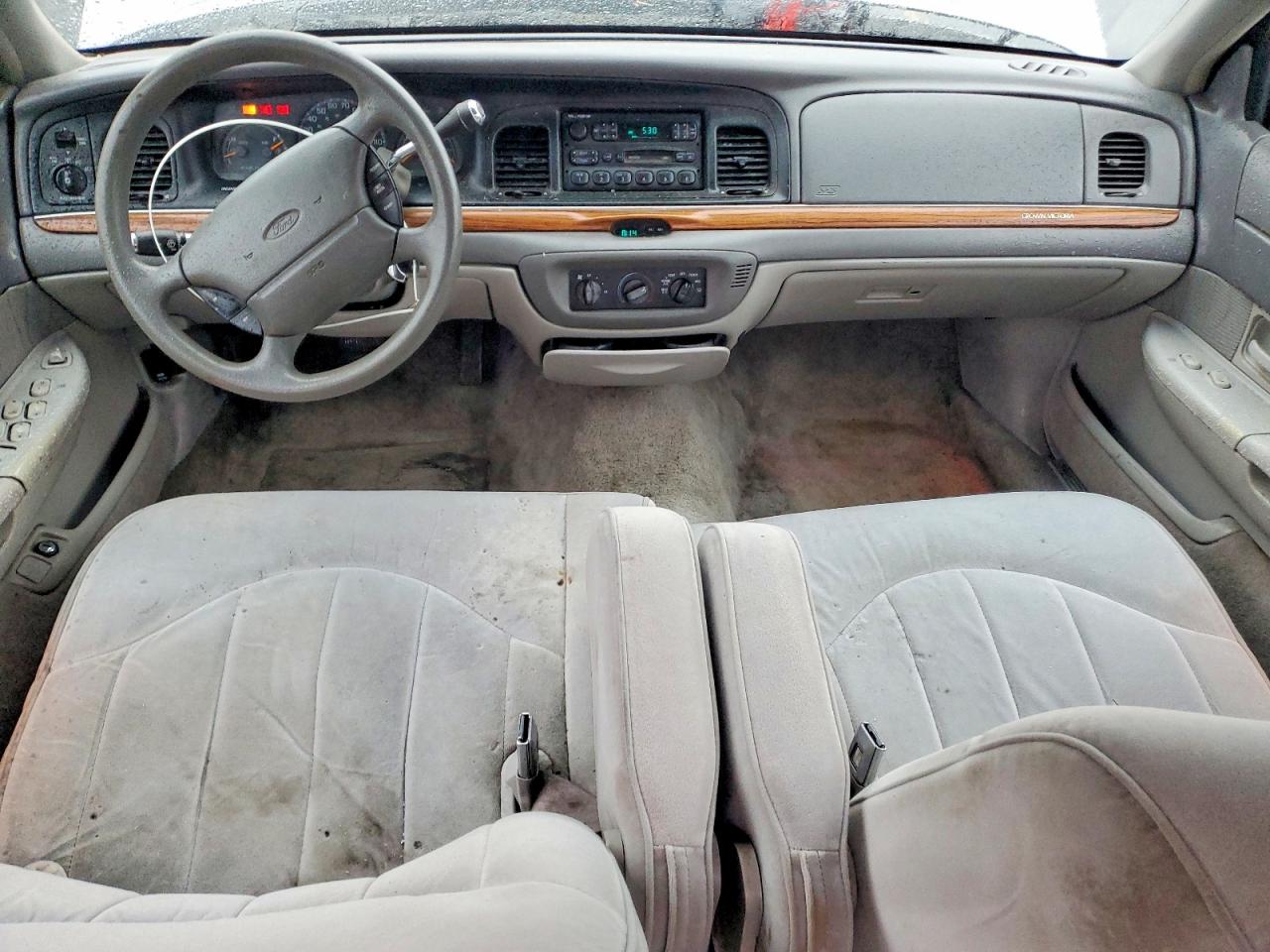 1996 Ford Crown Victoria Silver vin: 2FALP7367TX100254