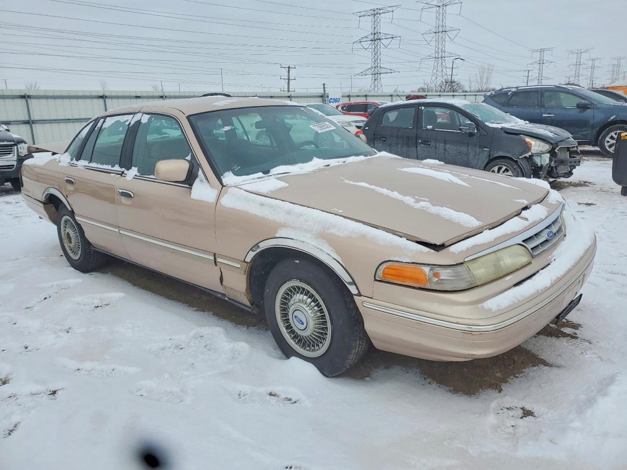1996 Ford Crown Victoria Желто-коричневый vin: 2FALP73W0TX174812