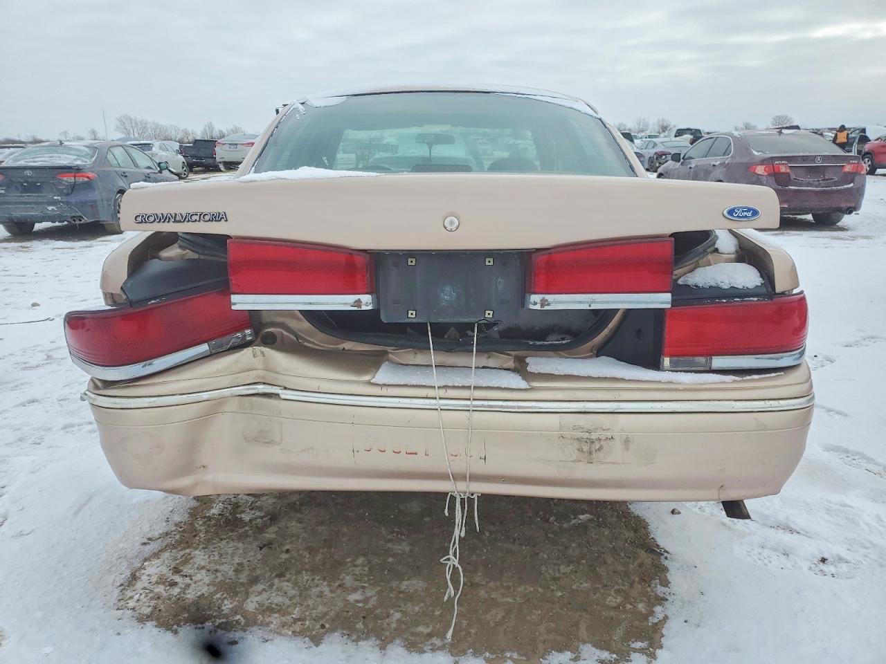 1996 Ford Crown Victoria Желто-коричневый vin: 2FALP73W0TX174812
