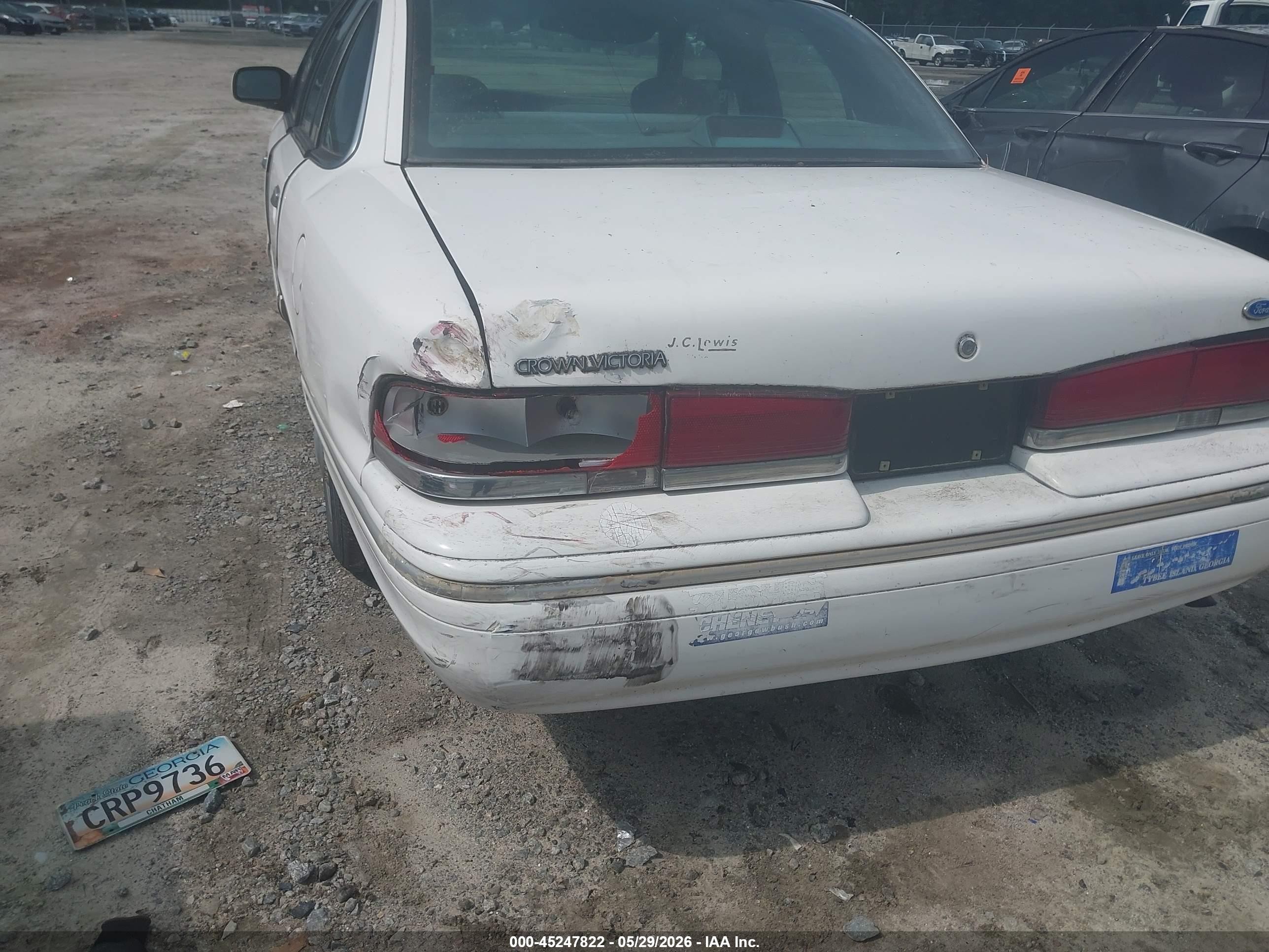1997 Ford Crown Victoria   White vin: 2FALP73W0VX232601