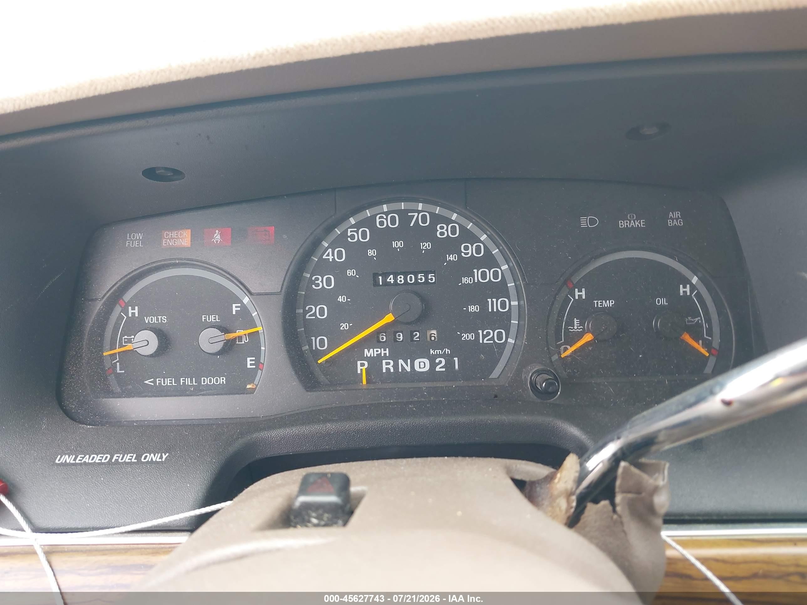 1997 Ford Crown Victoria   Champagne vin: 2FALP73W3VX109665