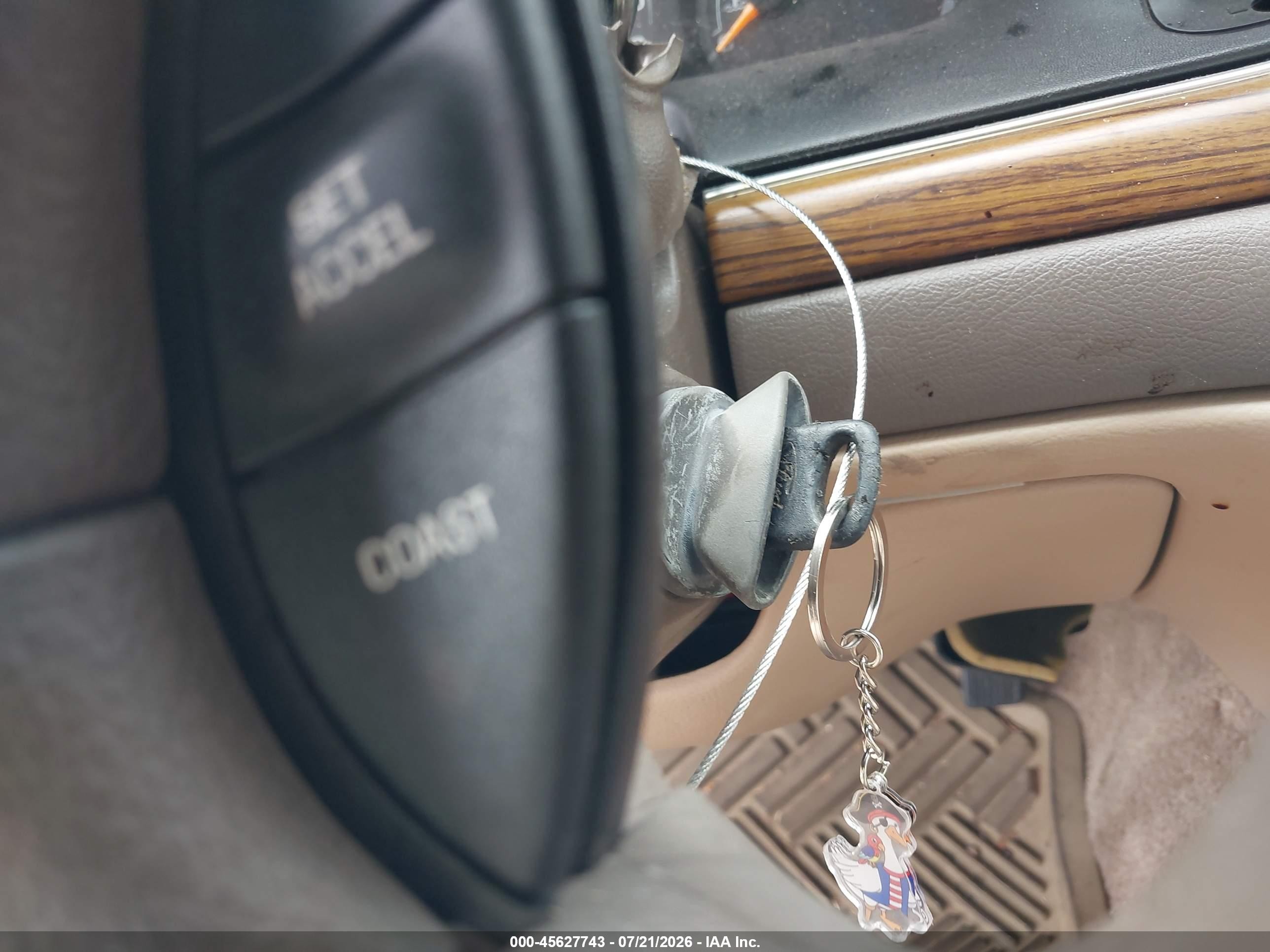 1997 Ford Crown Victoria   Champagne vin: 2FALP73W3VX109665