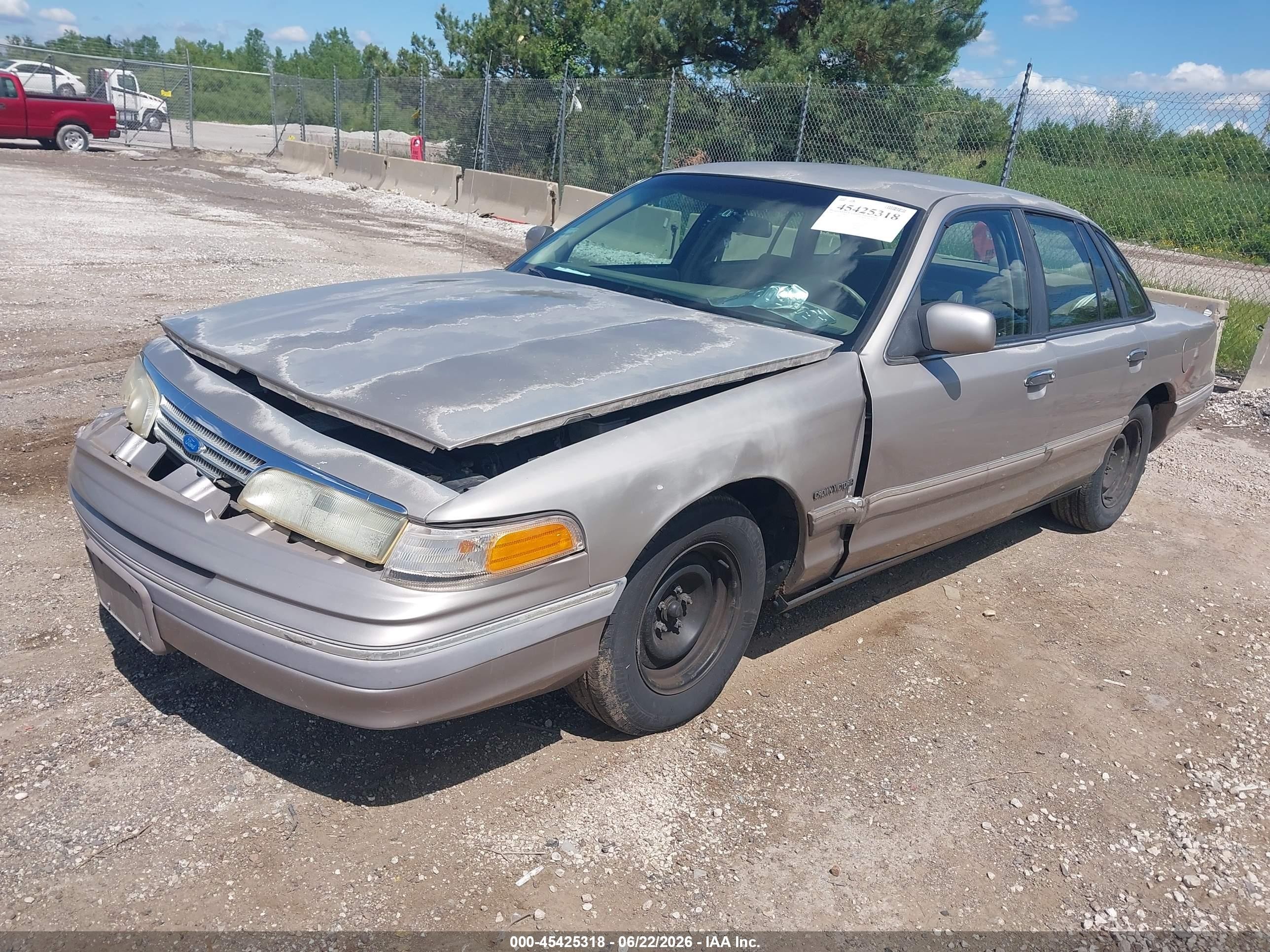 1994 Ford Crown Victoria   Champagne vin: 2FALP73W5RX169324