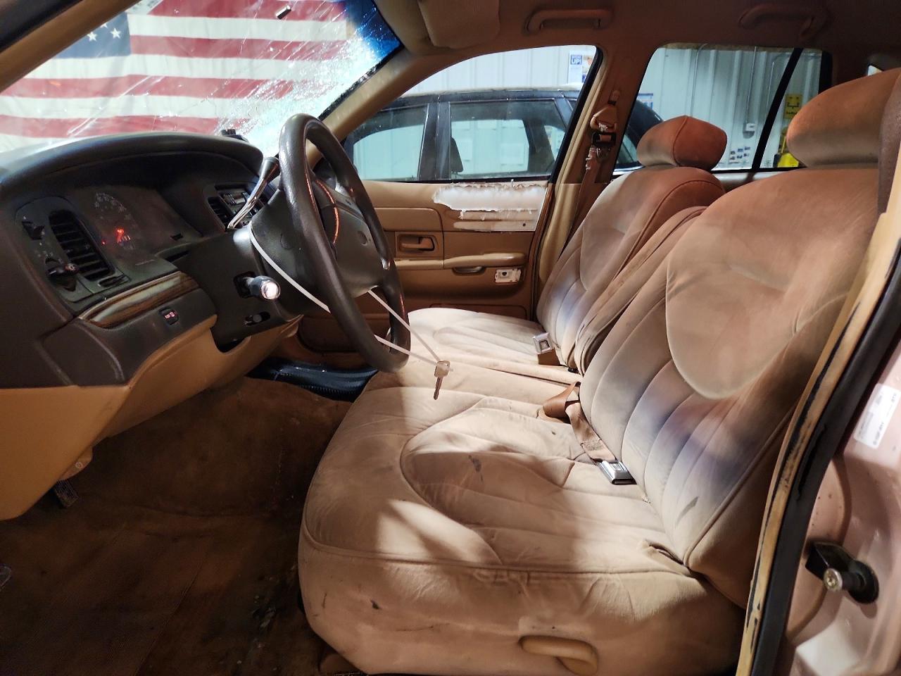 1996 Ford Crown Victoria Beige vin: 2FALP73W6TX147470