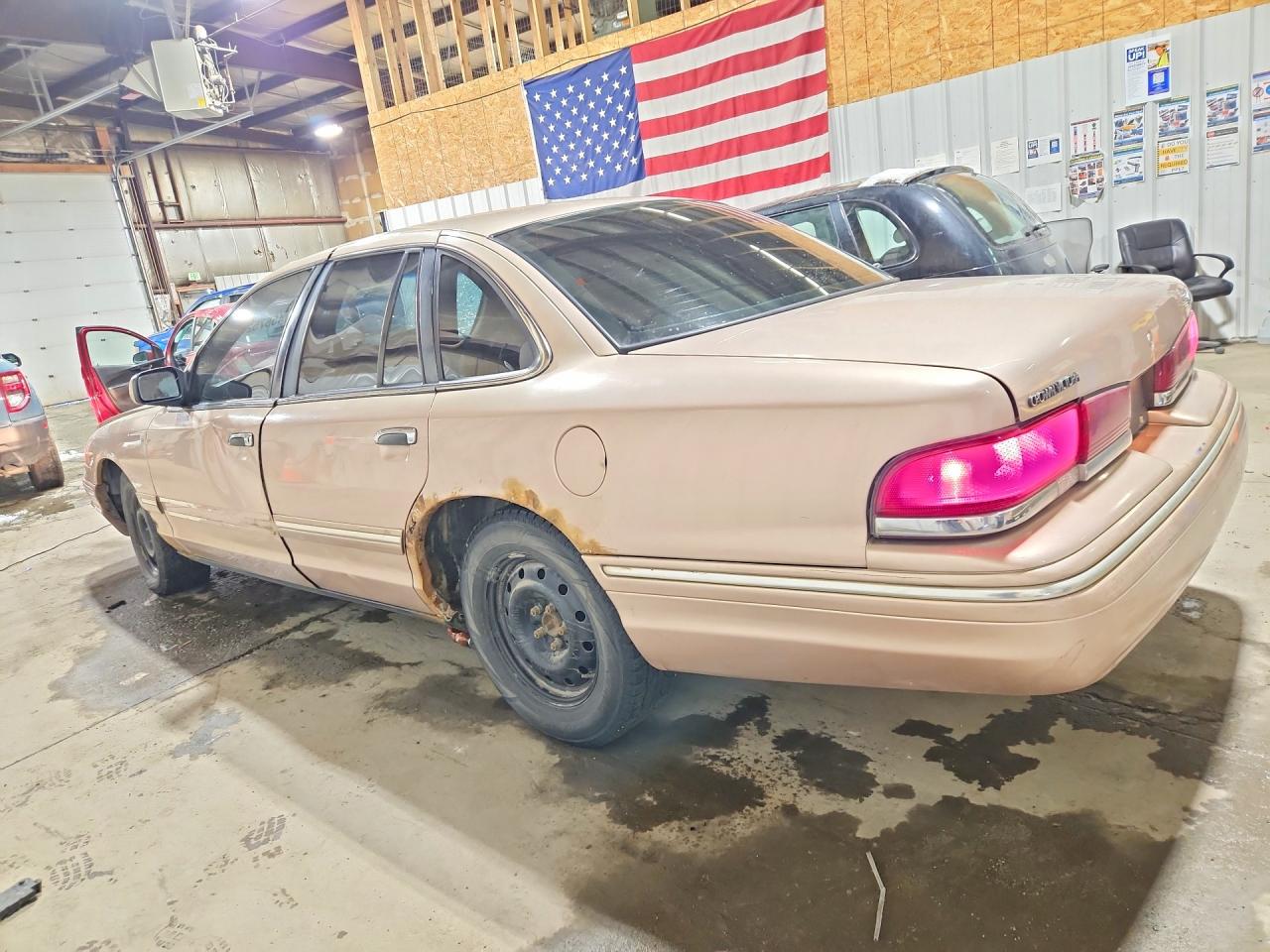 1996 Ford Crown Victoria Beige vin: 2FALP73W6TX147470