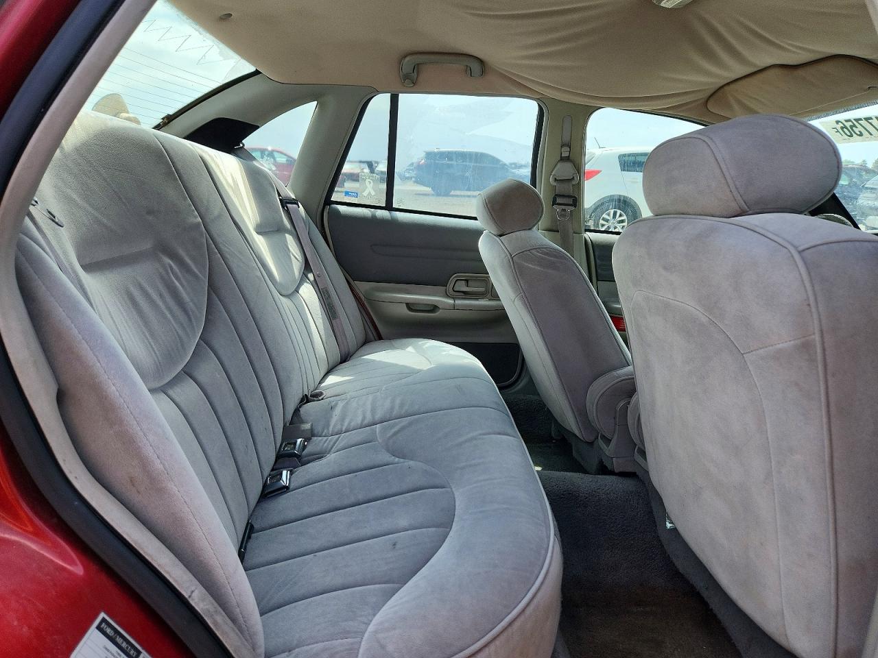 1997 Ford Crown Victoria Burgundy vin: 2FALP73W9VX113655