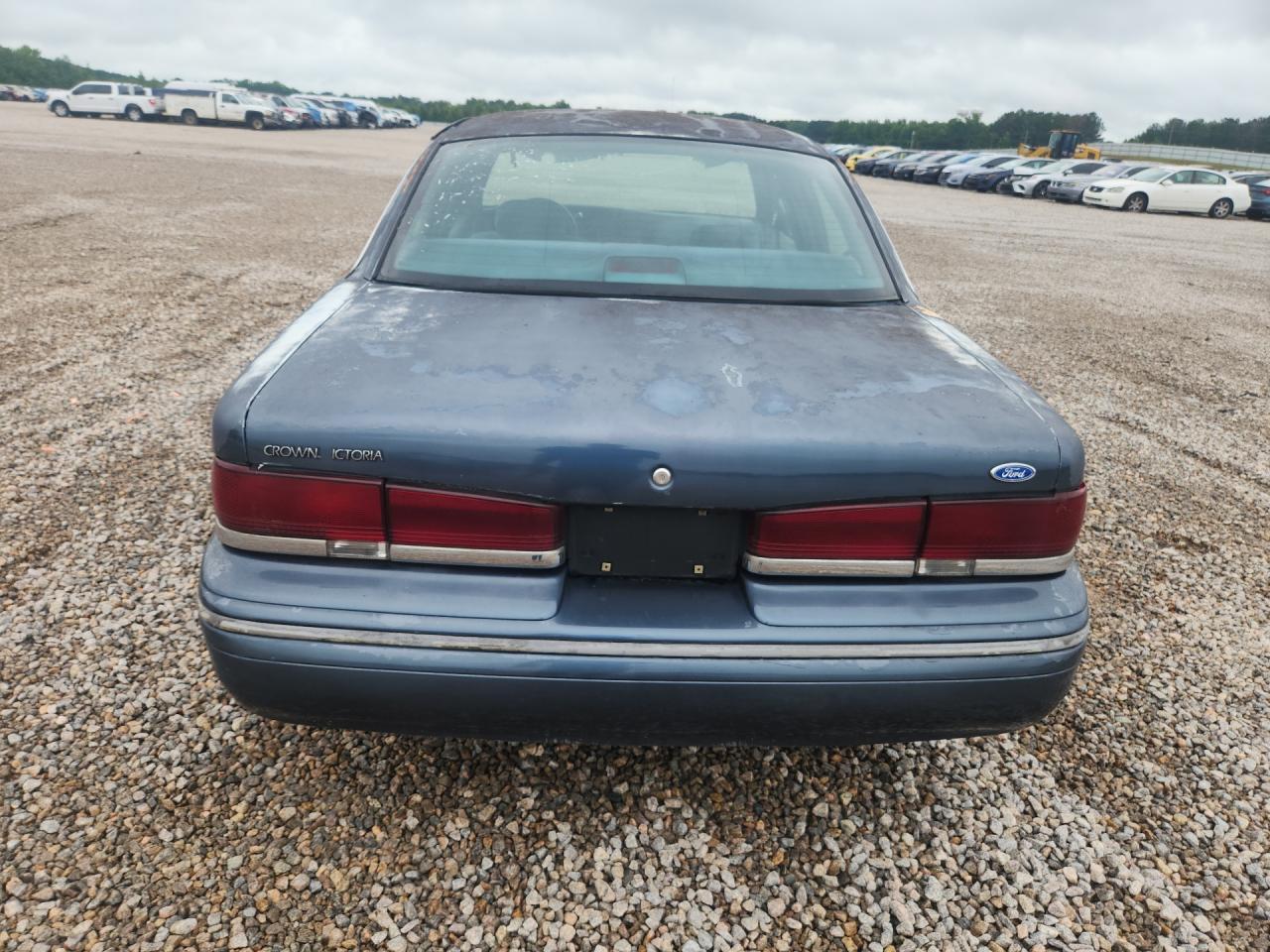 1997 Ford Crown Victoria Teal vin: 2FALP73WXVX110070