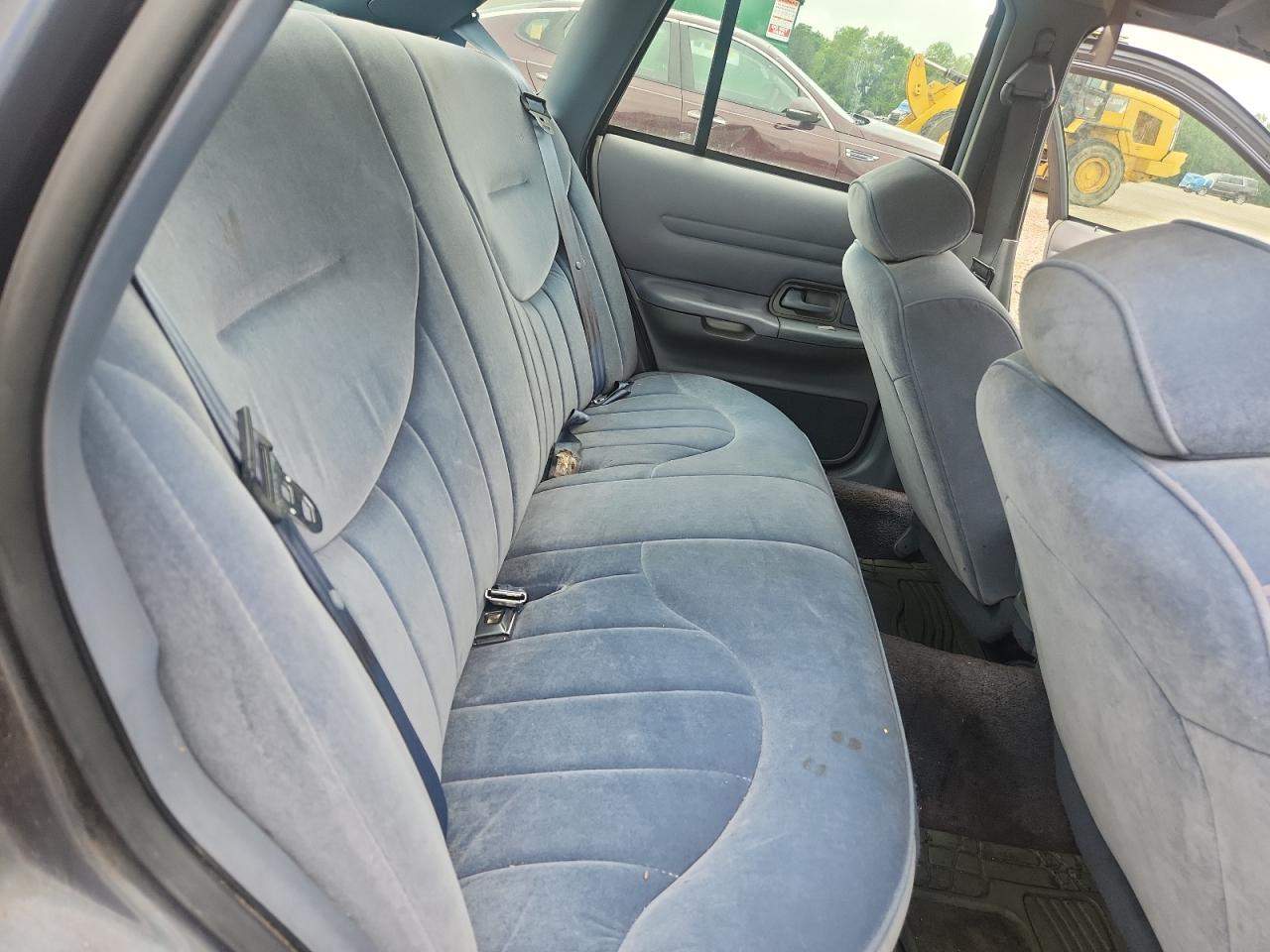 1997 Ford Crown Victoria Teal vin: 2FALP73WXVX110070
