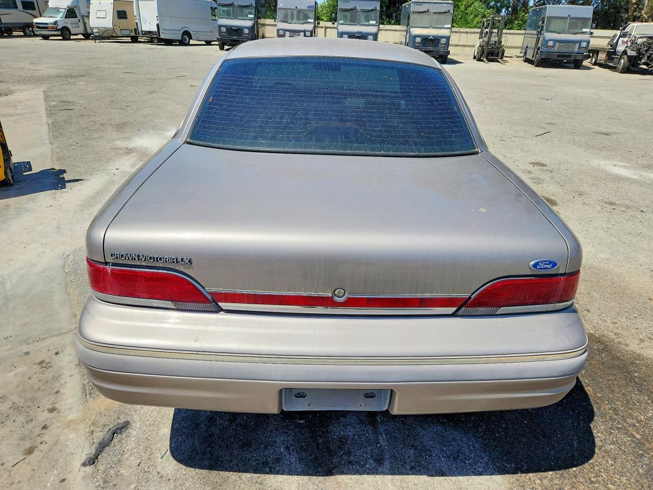 1994 Ford Crown Victoria Lx Tan vin: 2FALP74W0RX170038