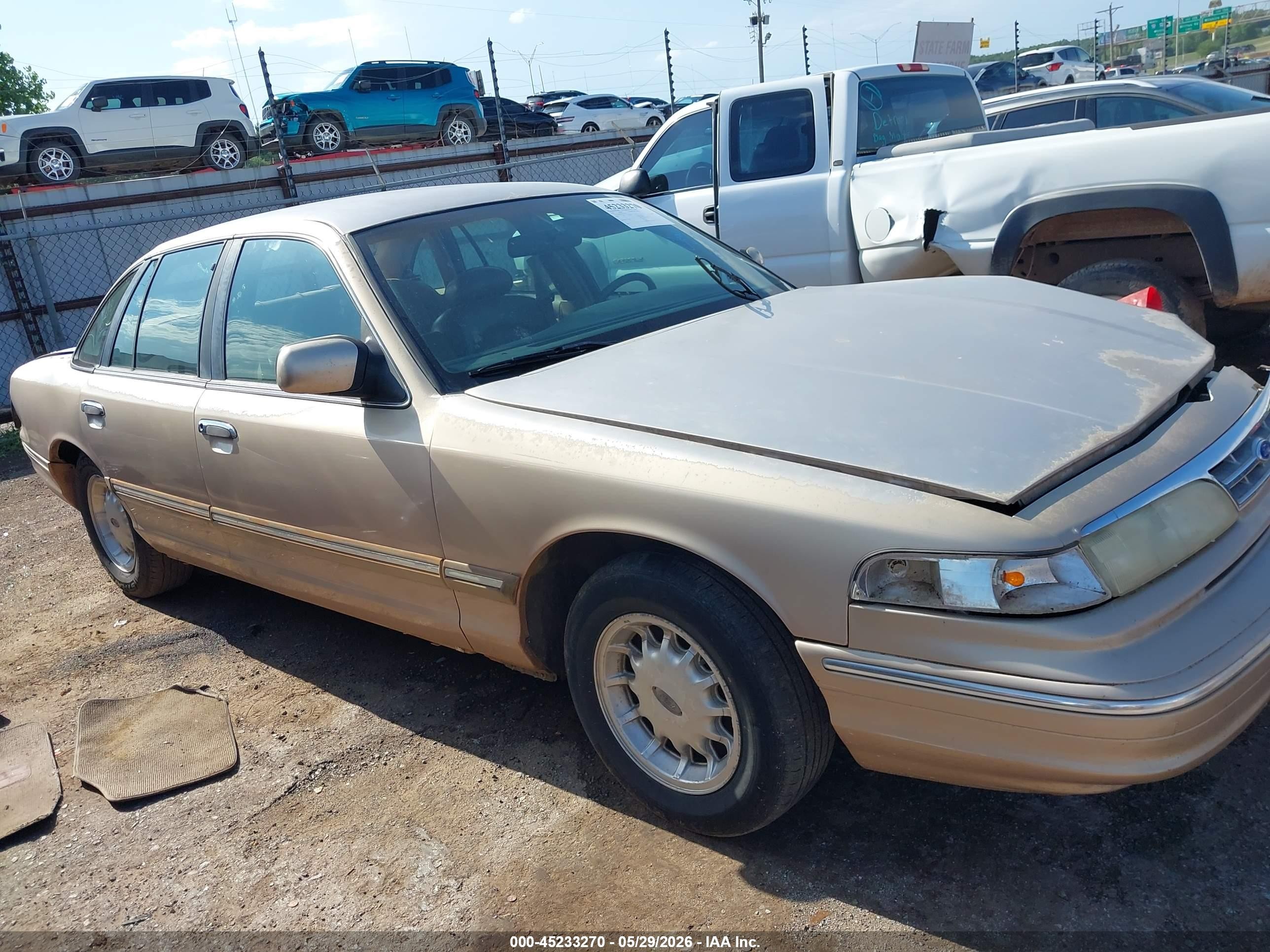 1996 Ford Crown Victoria Lx Gold vin: 2FALP74W0TX131201