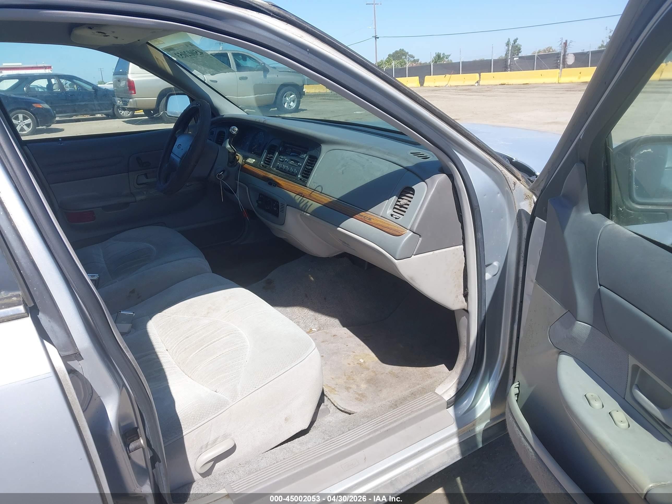 1997 Ford Crown Victoria Lx Серебряный vin: 2FALP74W0VX163276