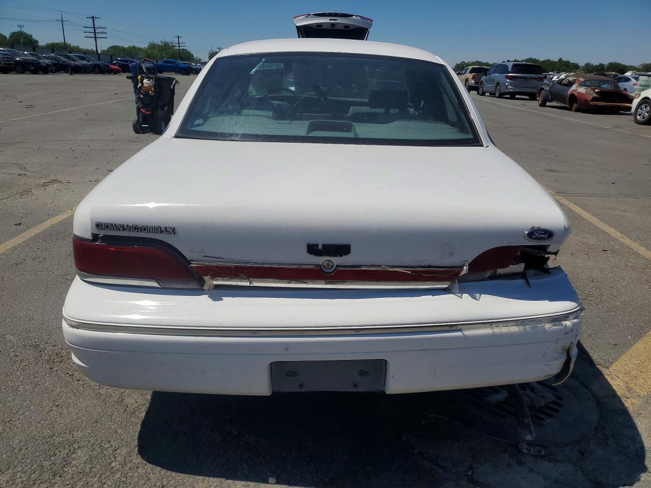 1994 Ford Crown Victoria Lx White vin: 2FALP74W1RX124525