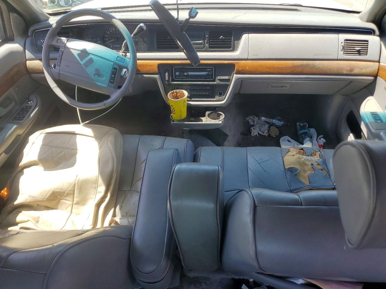 1994 Ford Crown Victoria Lx White vin: 2FALP74W1RX124525
