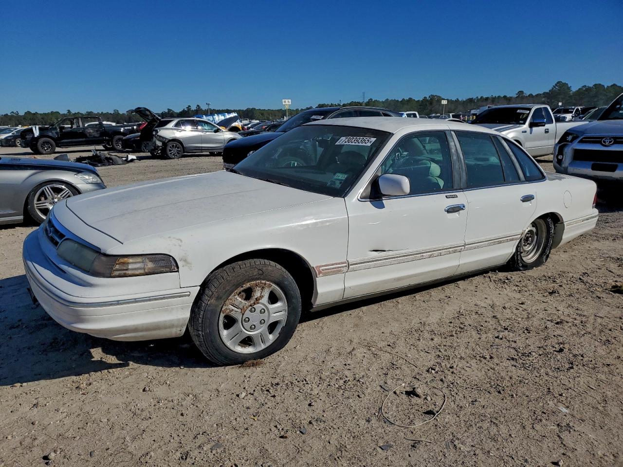 1996 Ford Crown Victoria Lx White vin: 2FALP74W1TX203684