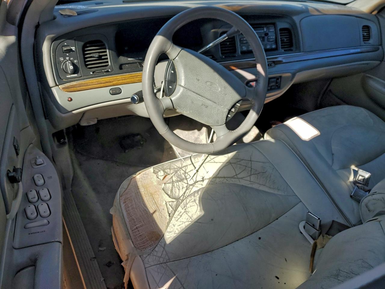1996 Ford Crown Victoria Lx White vin: 2FALP74W1TX203684