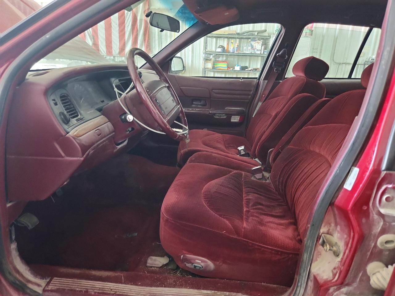 1995 Ford Crown Victoria Lx Burgundy vin: 2FALP74W3SX158892