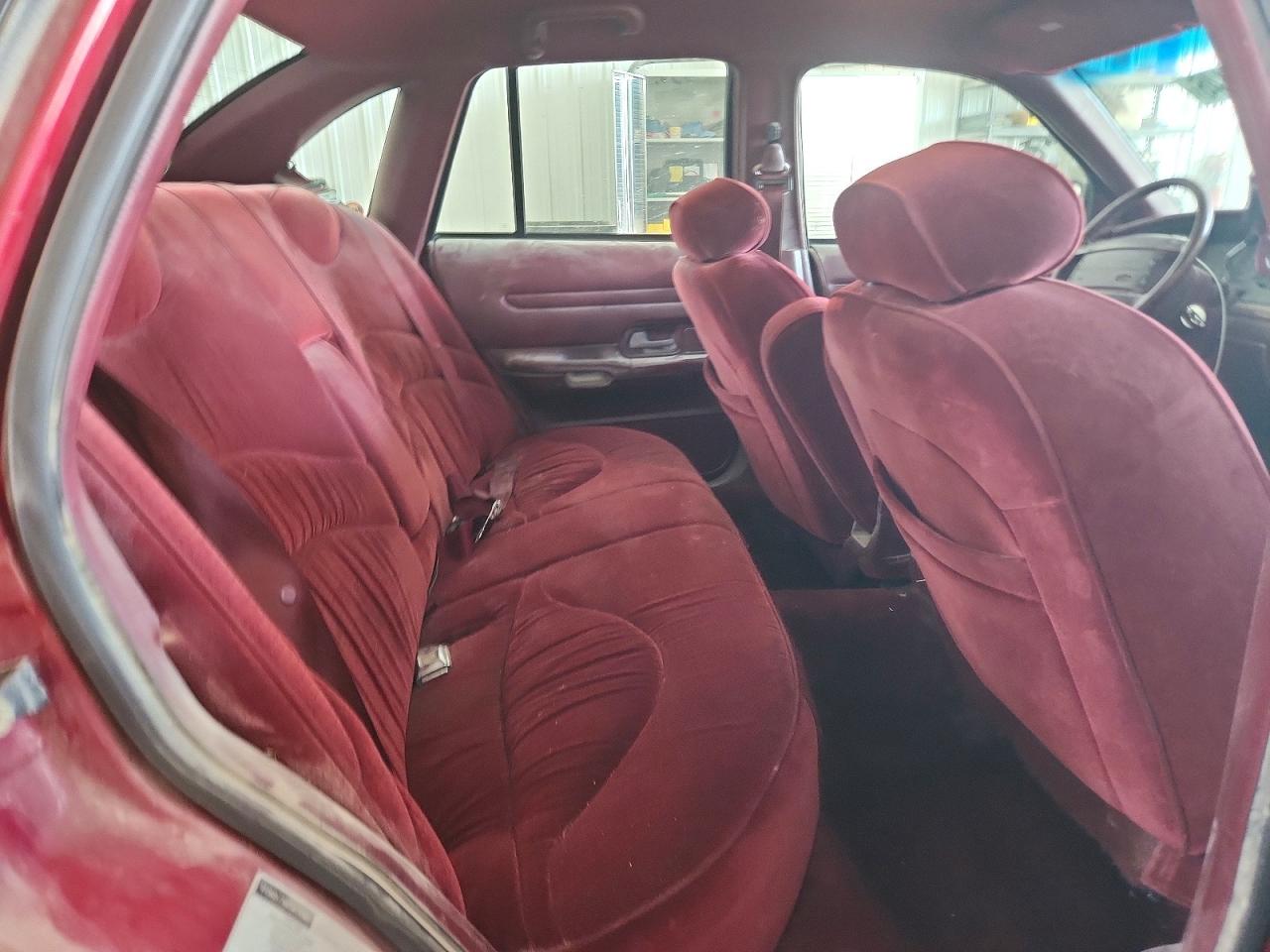 1995 Ford Crown Victoria Lx Burgundy vin: 2FALP74W3SX158892