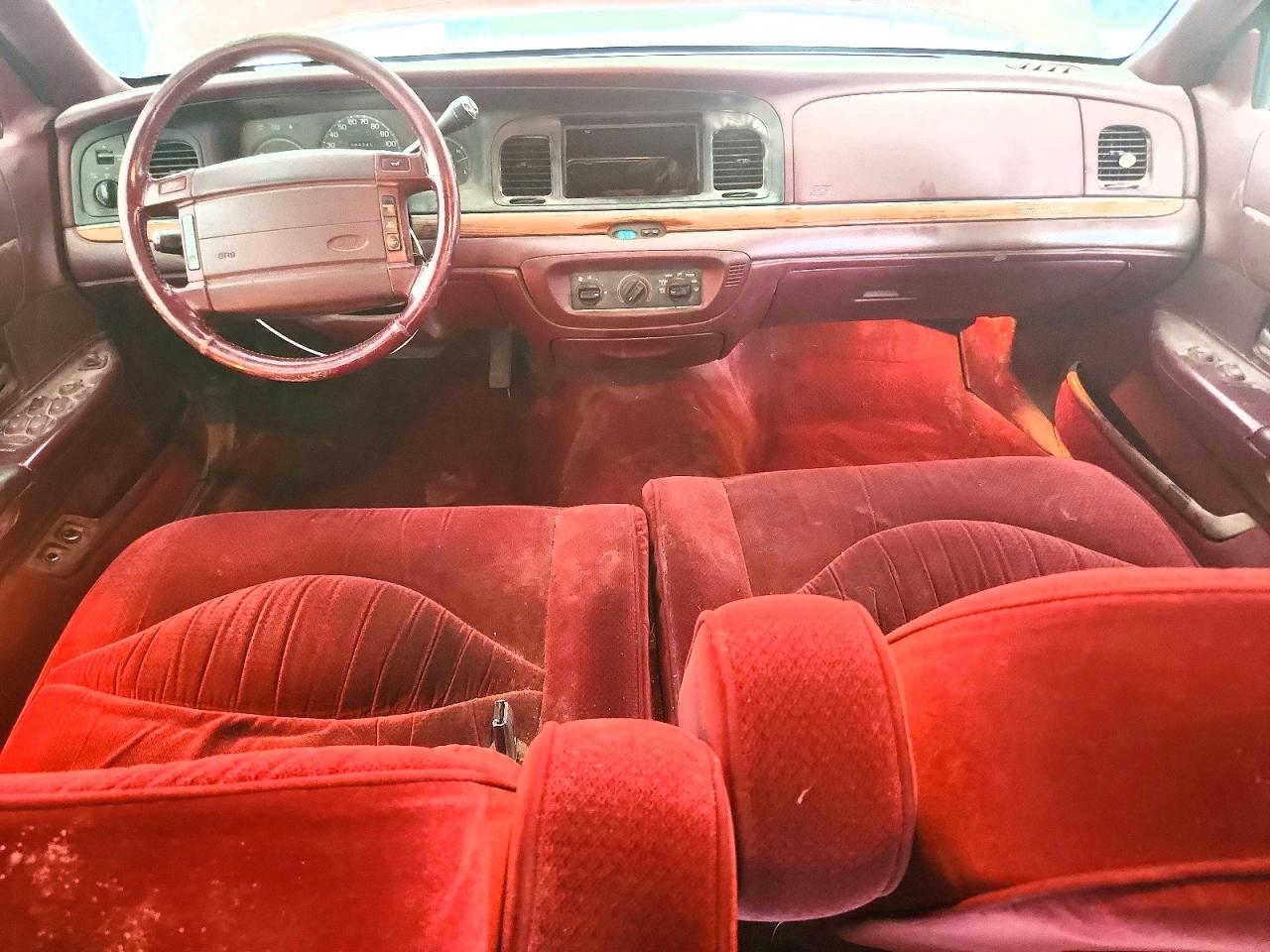 1995 Ford Crown Victoria Lx Burgundy vin: 2FALP74W3SX158892