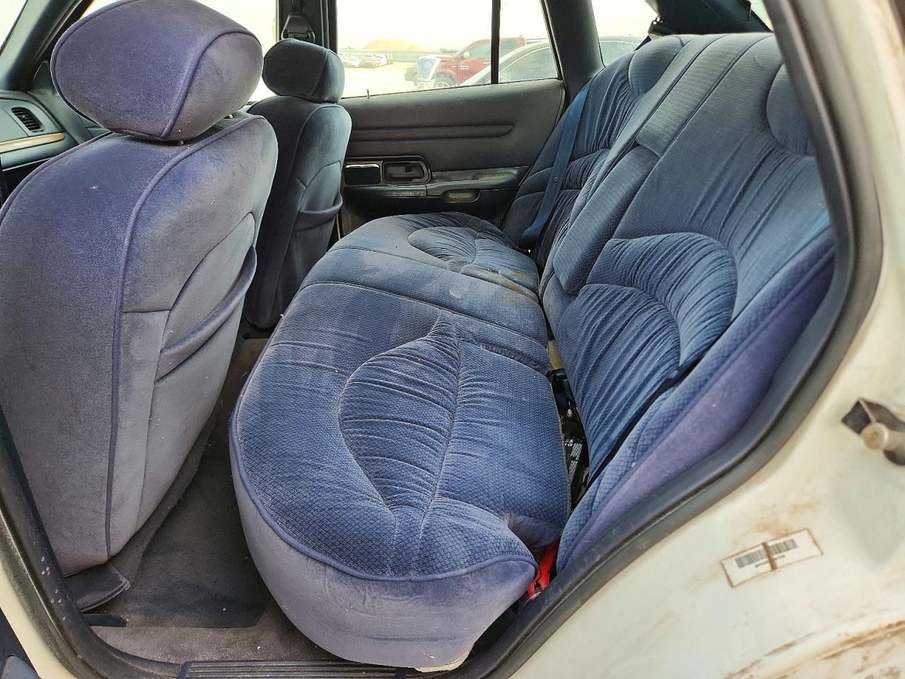 1996 Ford Crown Victoria Lx White vin: 2FALP74W3TX214265