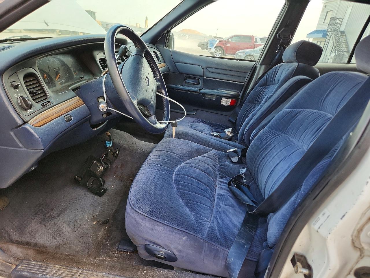 1996 Ford Crown Victoria Lx White vin: 2FALP74W3TX214265