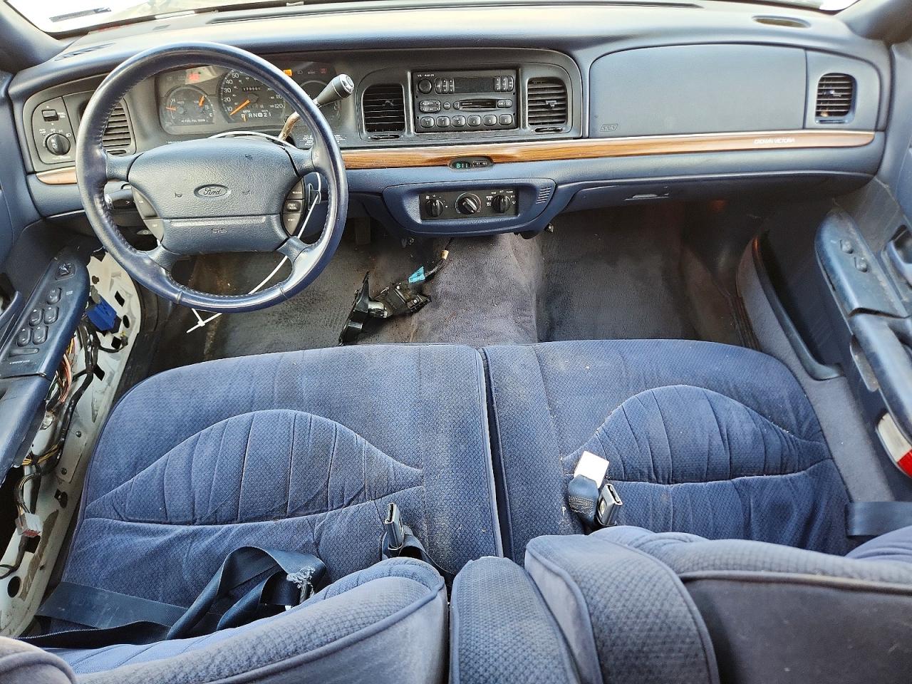 1996 Ford Crown Victoria Lx White vin: 2FALP74W3TX214265