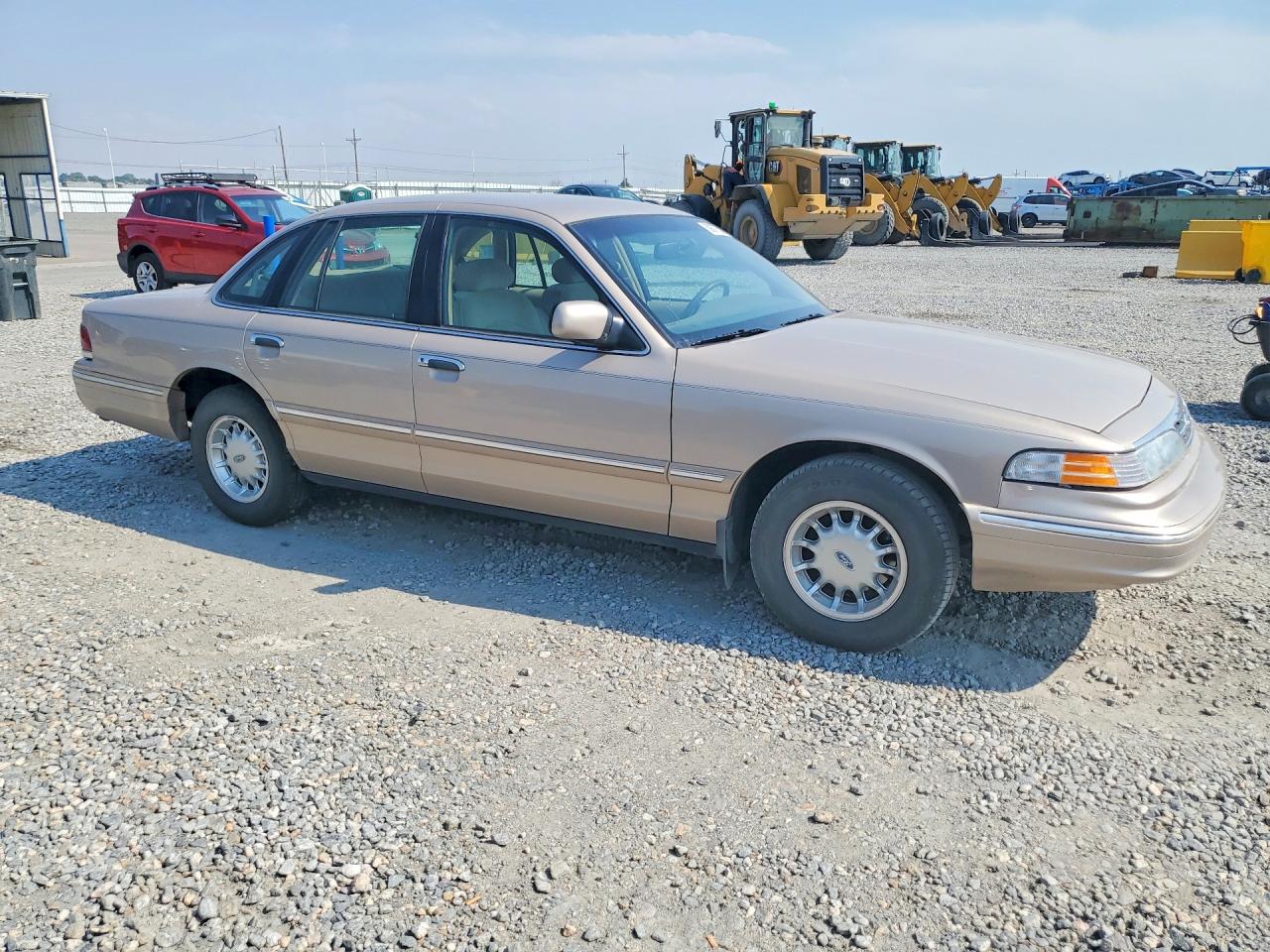 1997 Ford Crown Victoria Lx Tan vin: 2FALP74W3VX228086