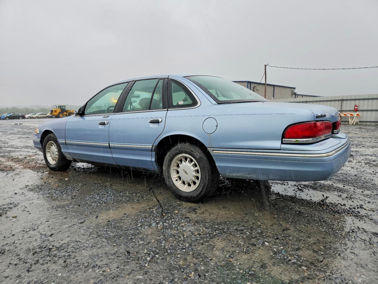 1997 Ford Crown Victoria Lx Blue vin: 2FALP74W3VX229254