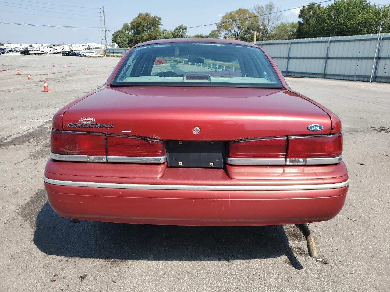 1996 Ford Crown Victoria Lx Maroon vin: 2FALP74W4TX149278