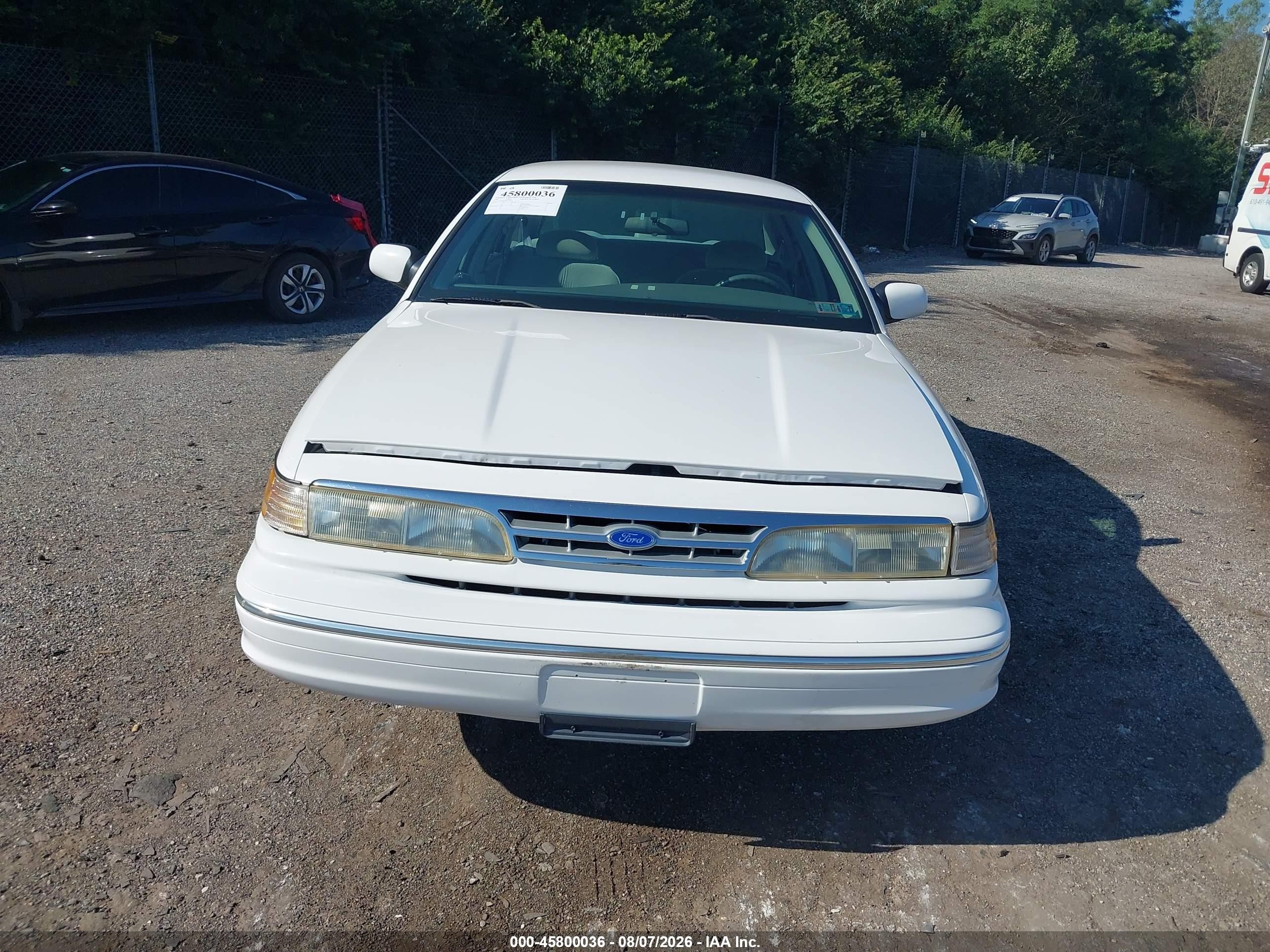 1997 Ford Crown Victoria Lx White vin: 2FALP74W4VX128305