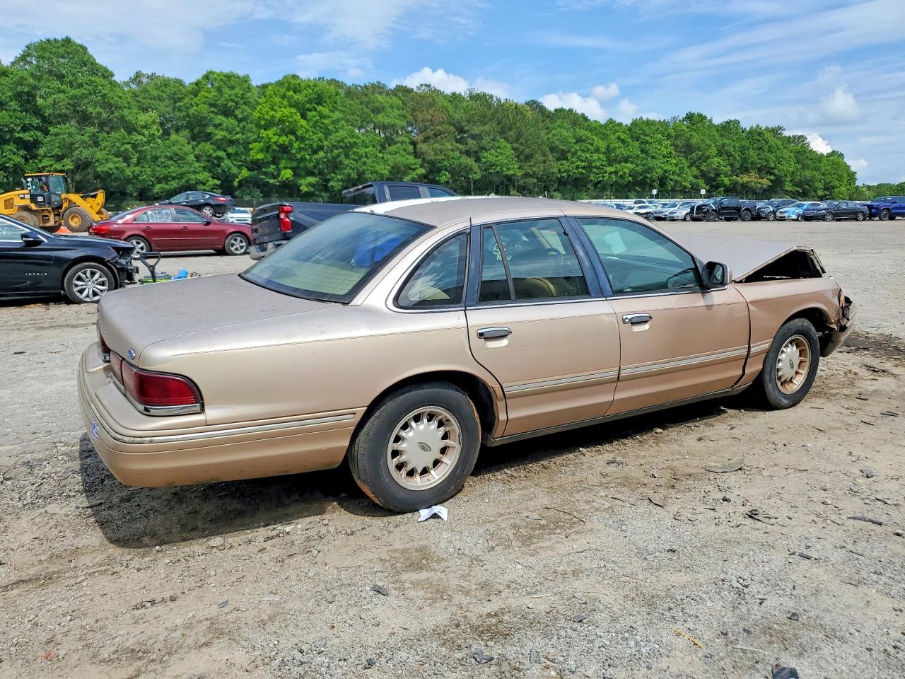 1996 Ford Crown Victoria Lx Tan vin: 2FALP74W5TX124681