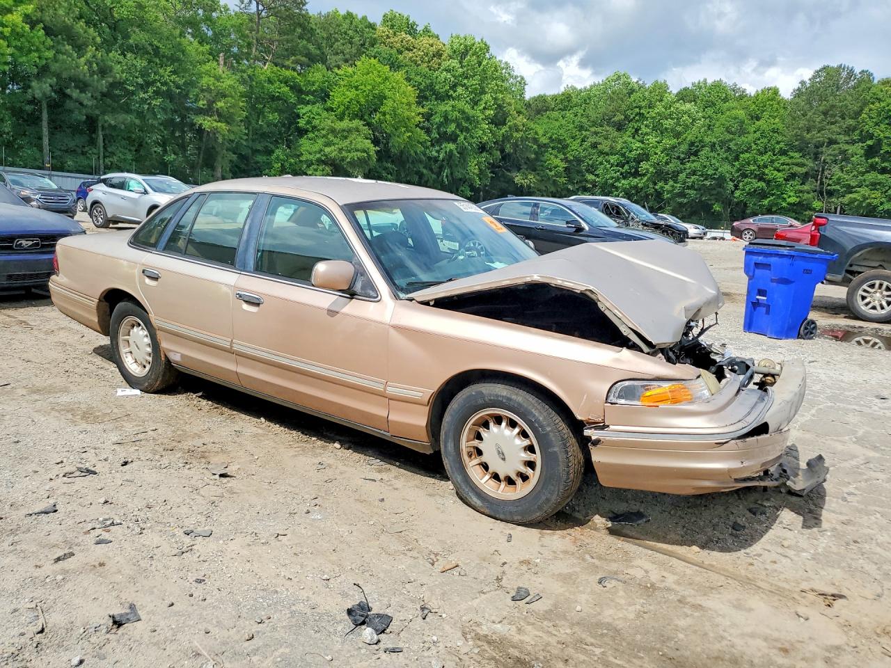 1996 Ford Crown Victoria Lx Tan vin: 2FALP74W5TX124681