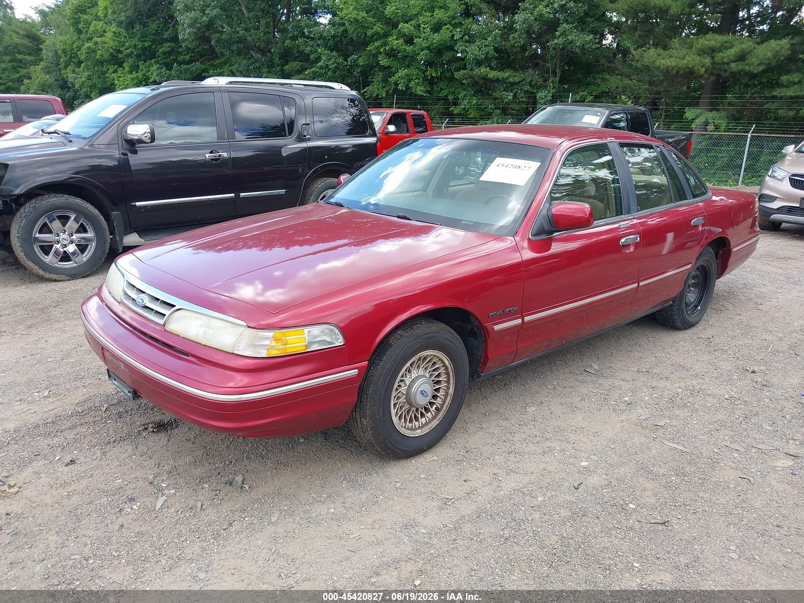 1995 Ford Crown Victoria Lx Красный vin: 2FALP74W6SX116331