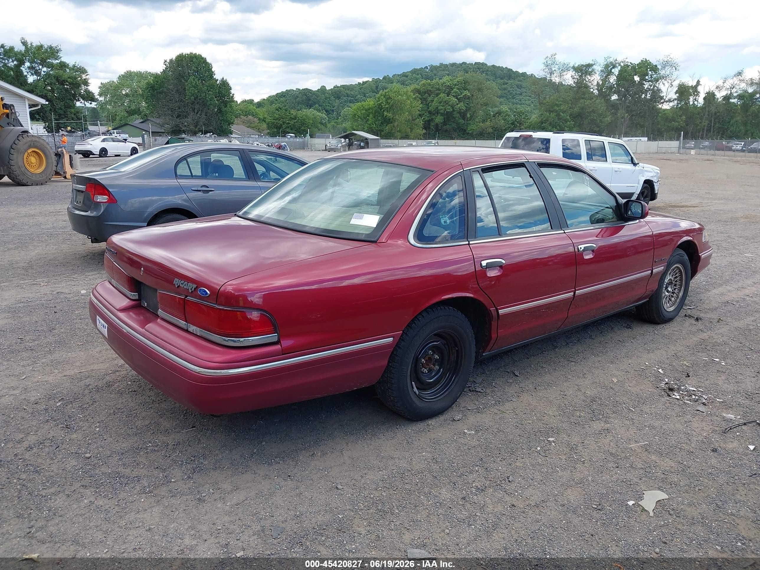 1995 Ford Crown Victoria Lx Красный vin: 2FALP74W6SX116331