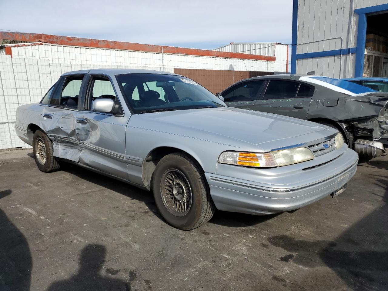 1996 Ford Crown Victoria Lx Silver vin: 2FALP74W6TX195968