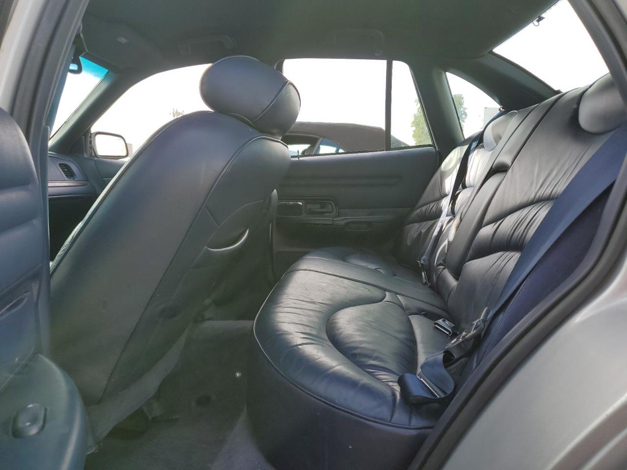 1996 Ford Crown Victoria Lx Silver vin: 2FALP74W6TX195968