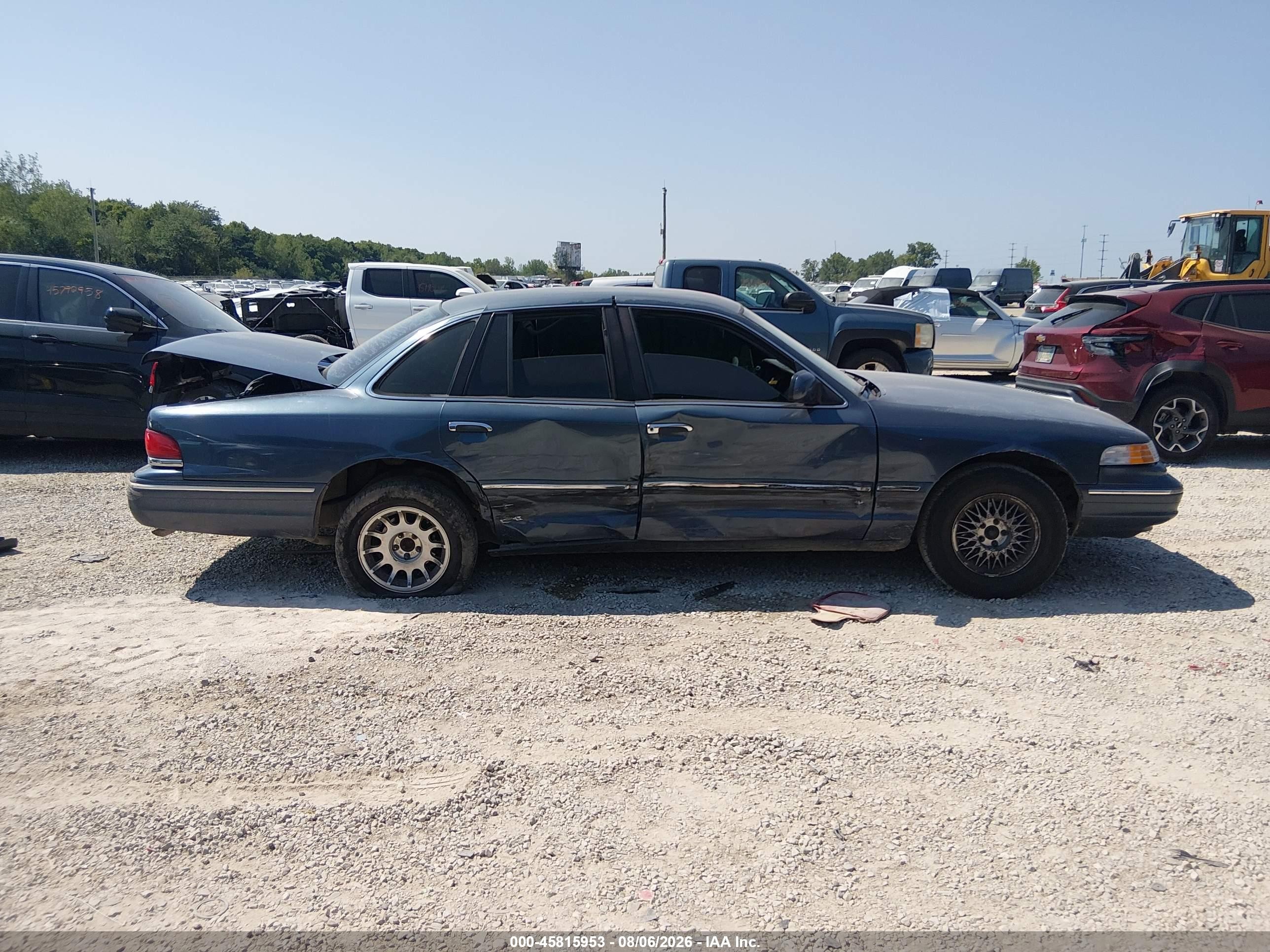 1997 Ford Crown Victoria Lx Blue vin: 2FALP74W6VX228308