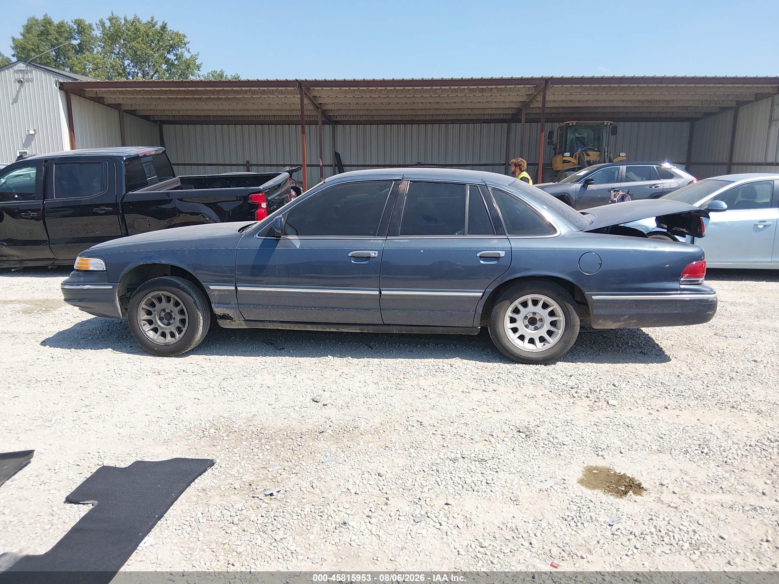 1997 Ford Crown Victoria Lx Blue vin: 2FALP74W6VX228308