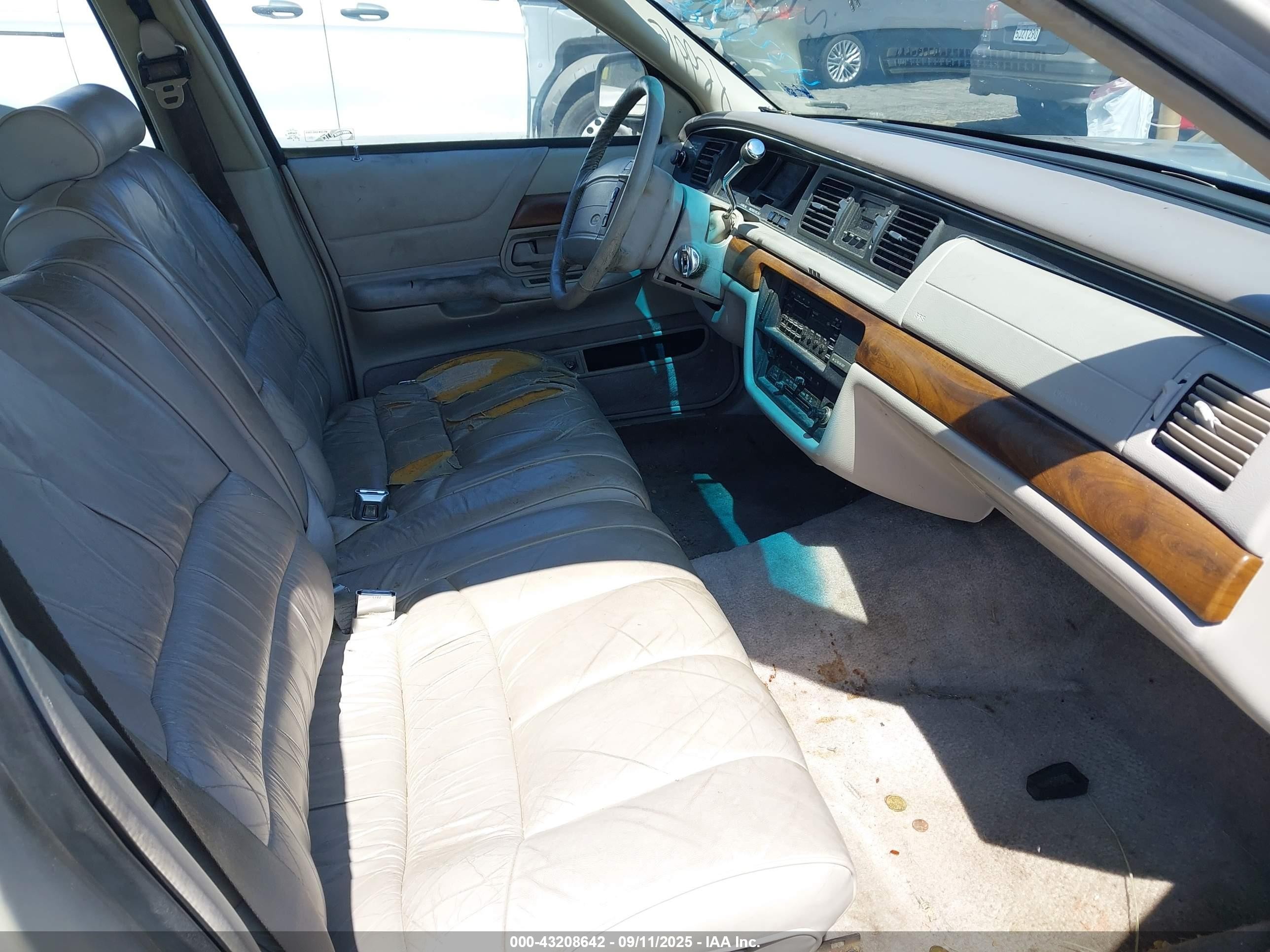 1992 Ford Crown Victoria Lx Silver vin: 2FALP74W7NX242265