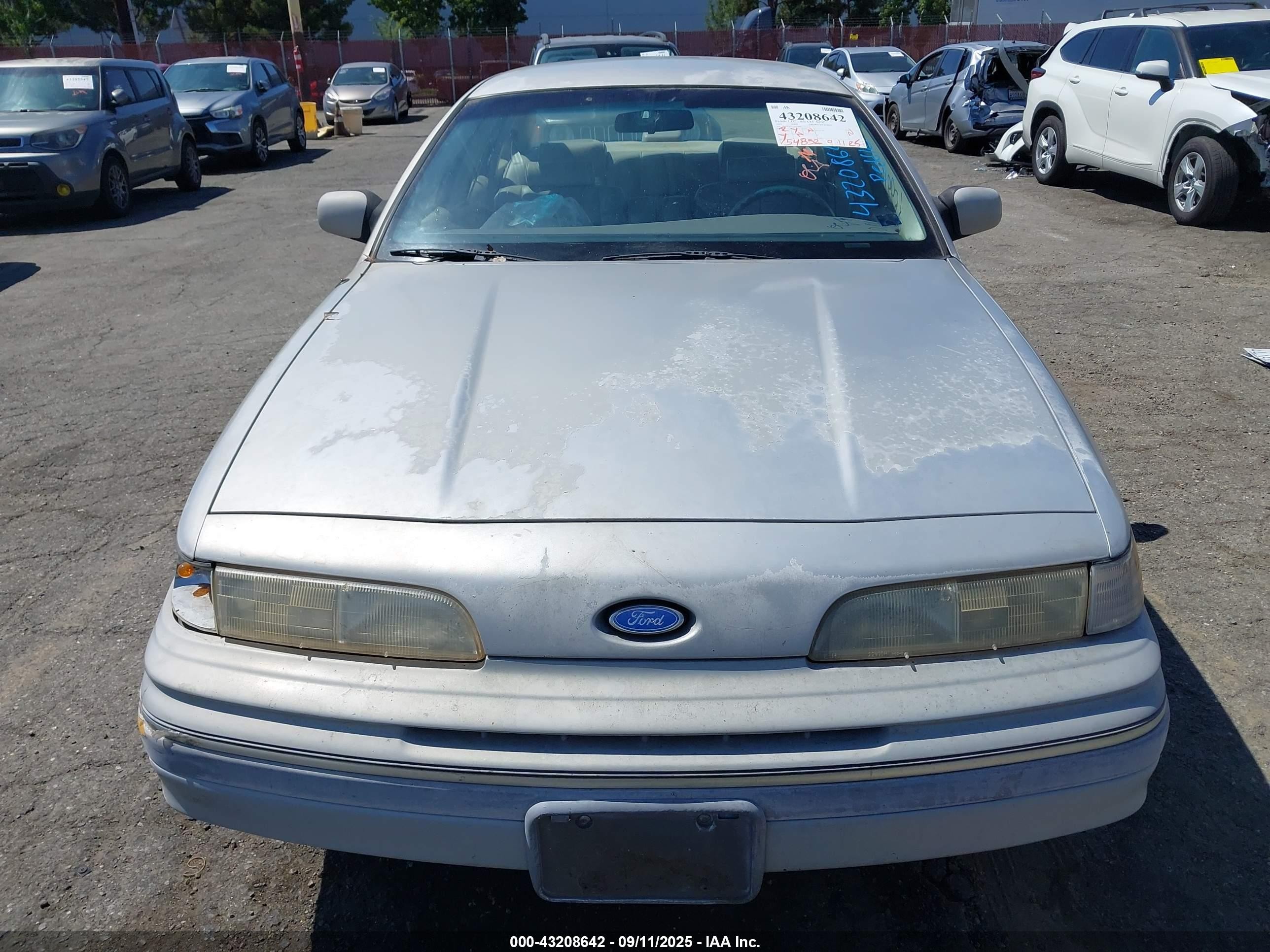 1992 Ford Crown Victoria Lx Silver vin: 2FALP74W7NX242265