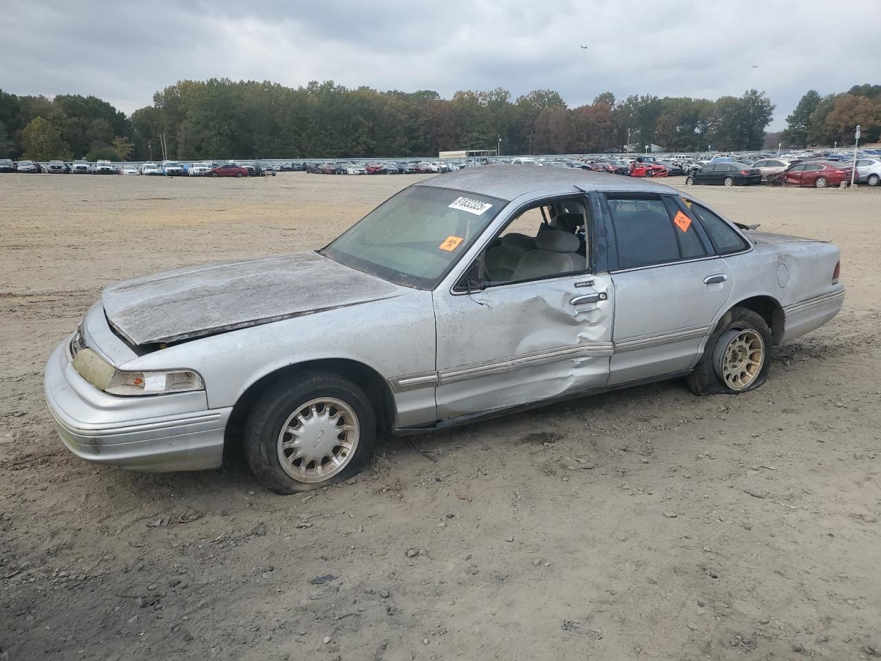 1996 Ford Crown Victoria Lx Silver vin: 2FALP74W7TX112001