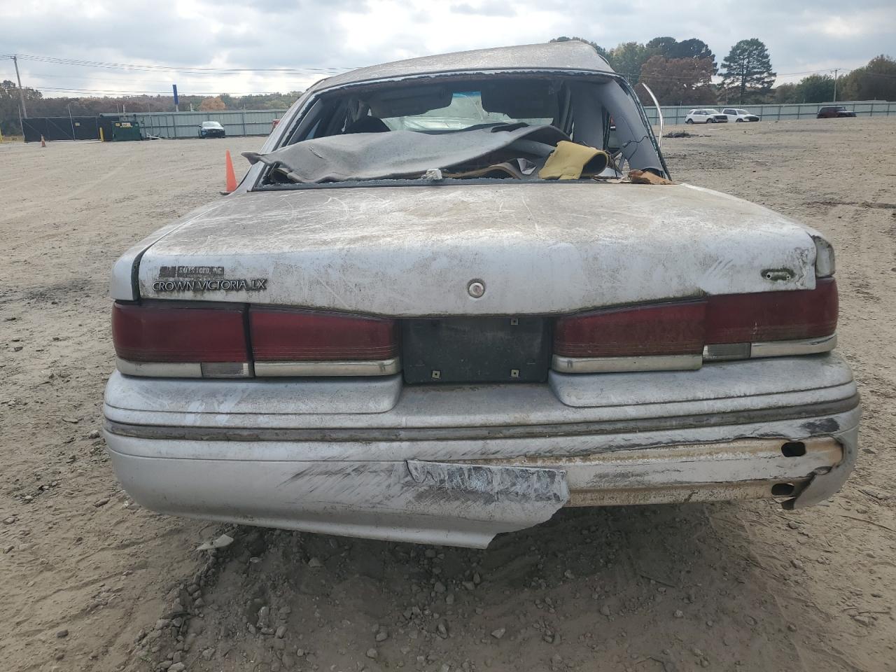 1996 Ford Crown Victoria Lx Silver vin: 2FALP74W7TX112001