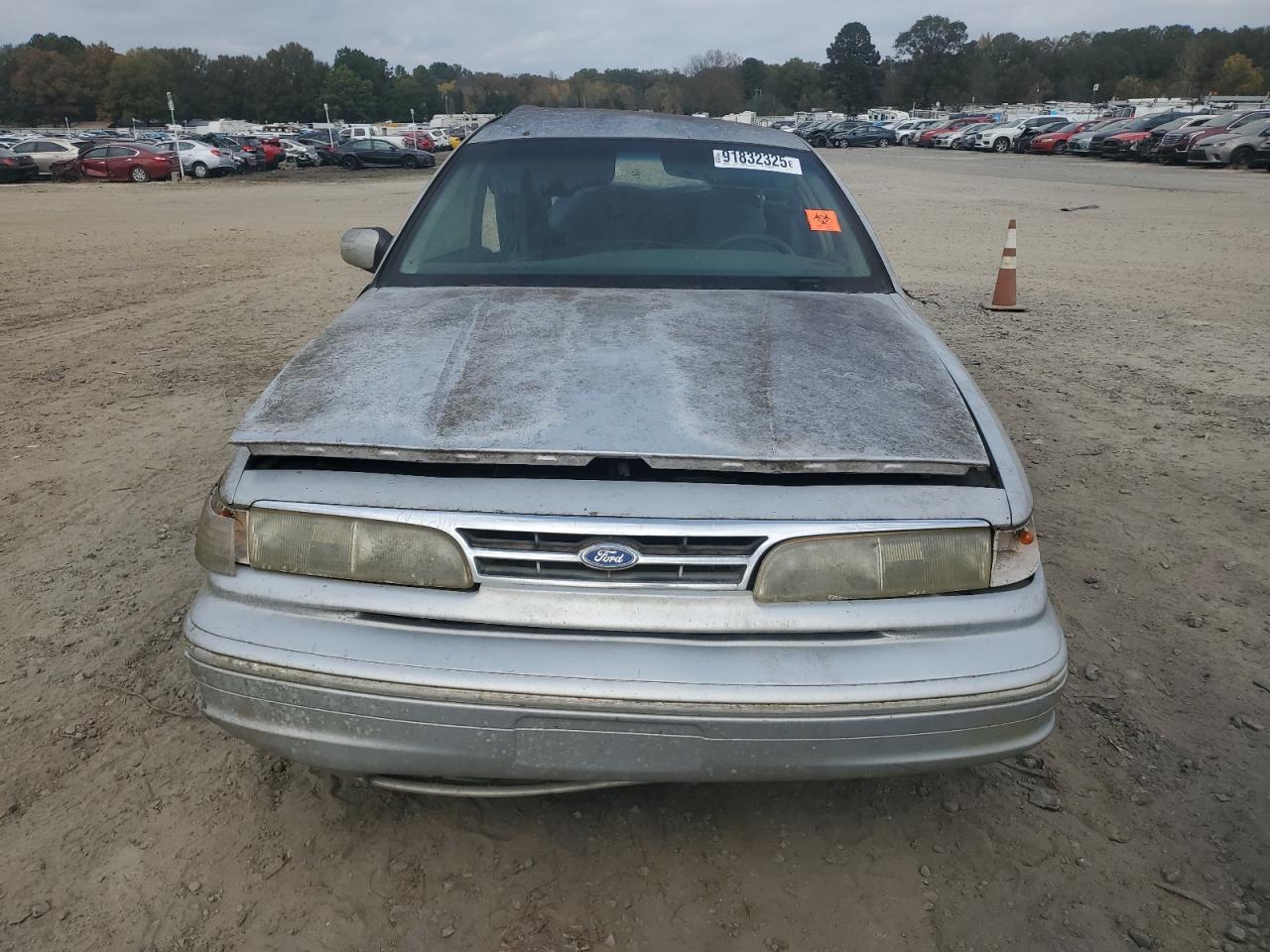 1996 Ford Crown Victoria Lx Silver vin: 2FALP74W7TX112001