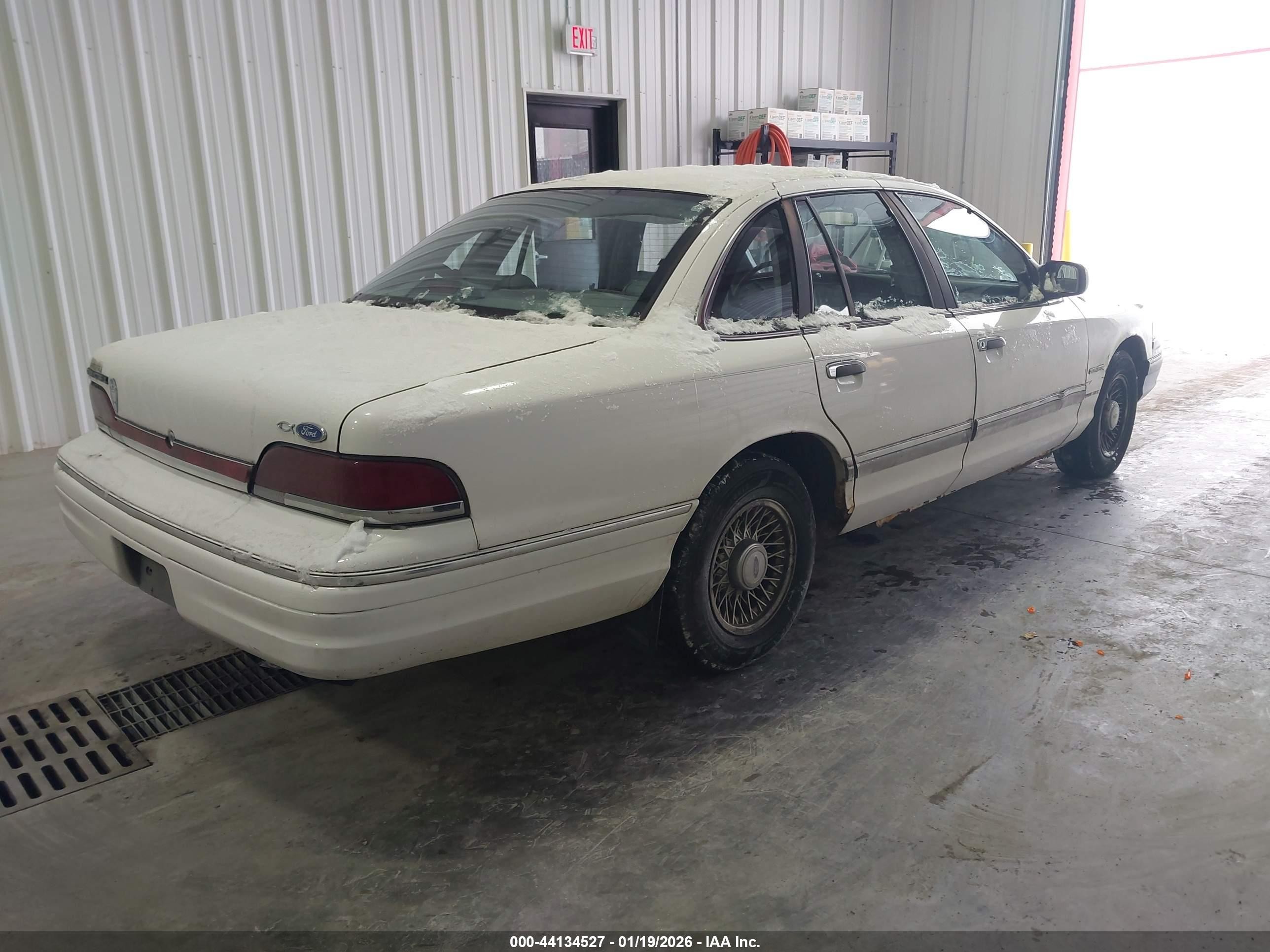 1994 Ford Crown Victoria Lx White vin: 2FALP74W8RX100089