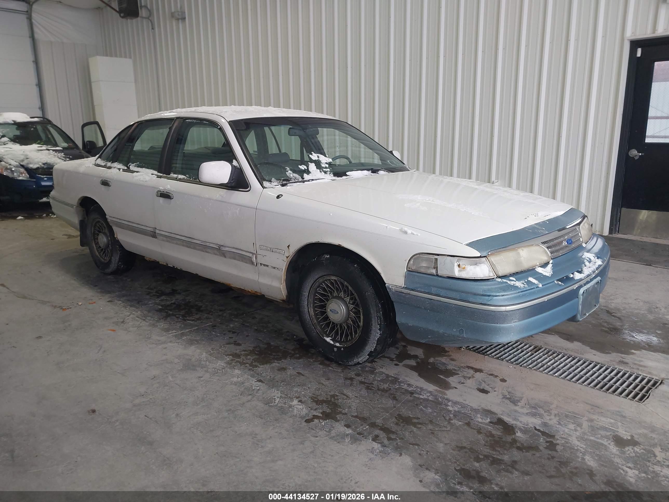 1994 Ford Crown Victoria Lx Белый vin: 2FALP74W8RX100089