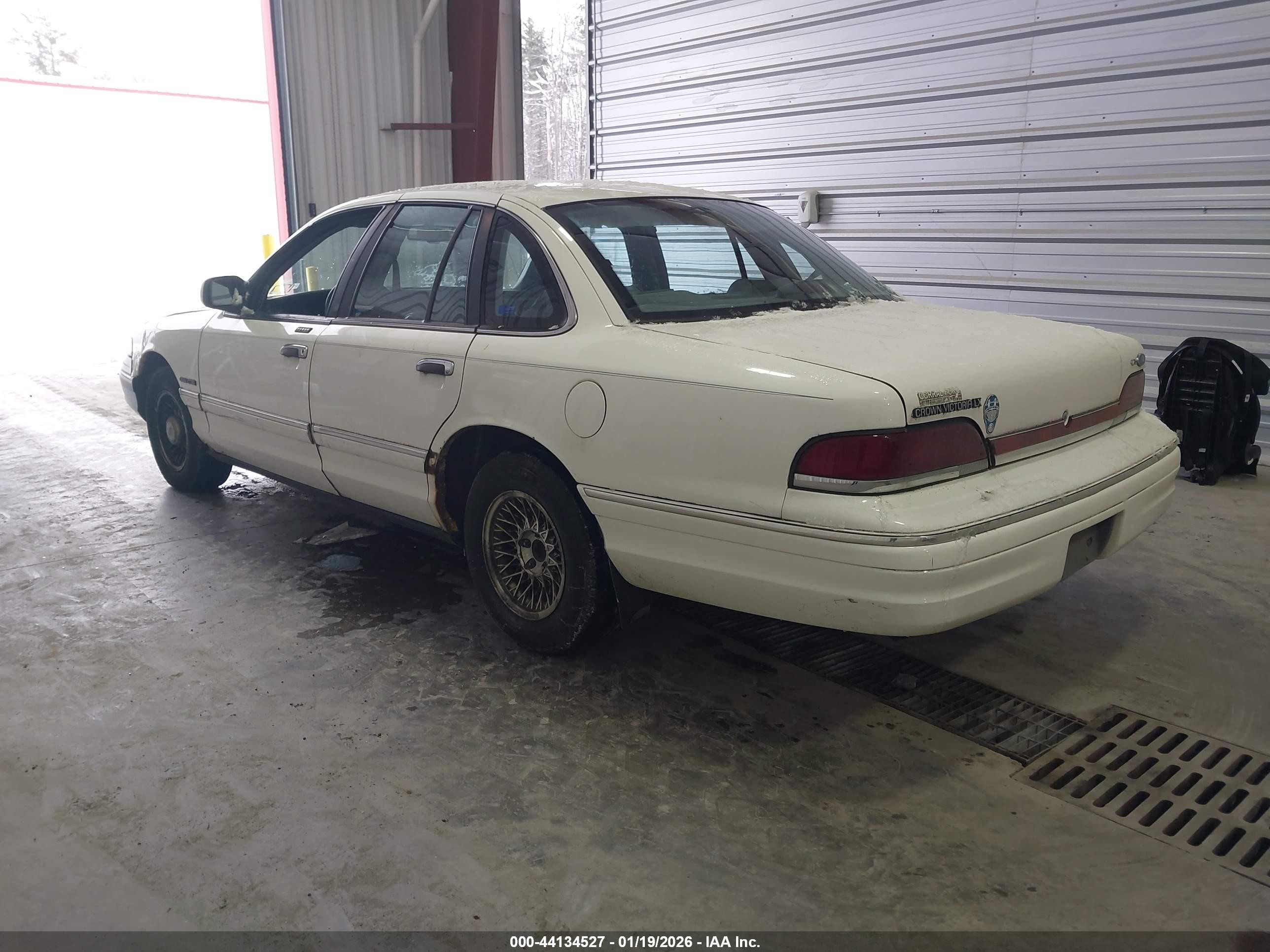 1994 Ford Crown Victoria Lx White vin: 2FALP74W8RX100089