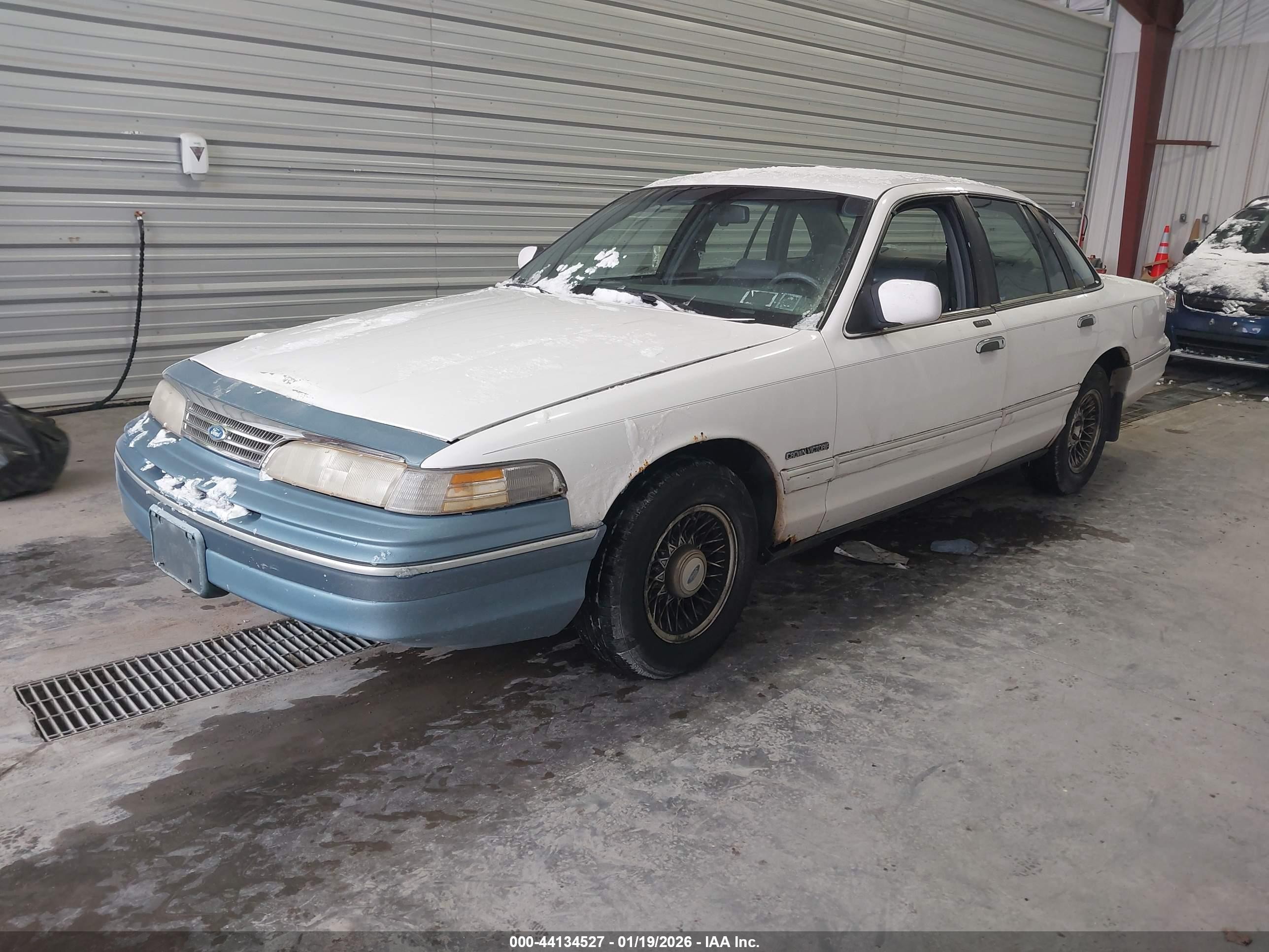 1994 Ford Crown Victoria Lx White vin: 2FALP74W8RX100089