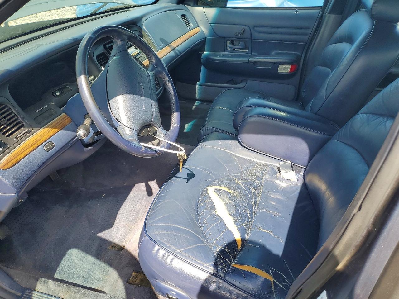 1996 Ford Crown Victoria Lx Blue vin: 2FALP74W8TX204489