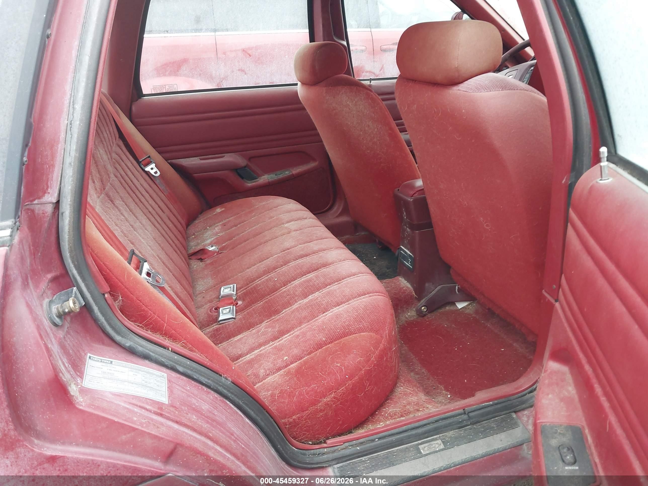 1992 Ford Tempo Gl Red vin: 2FAPP36U1NB174709